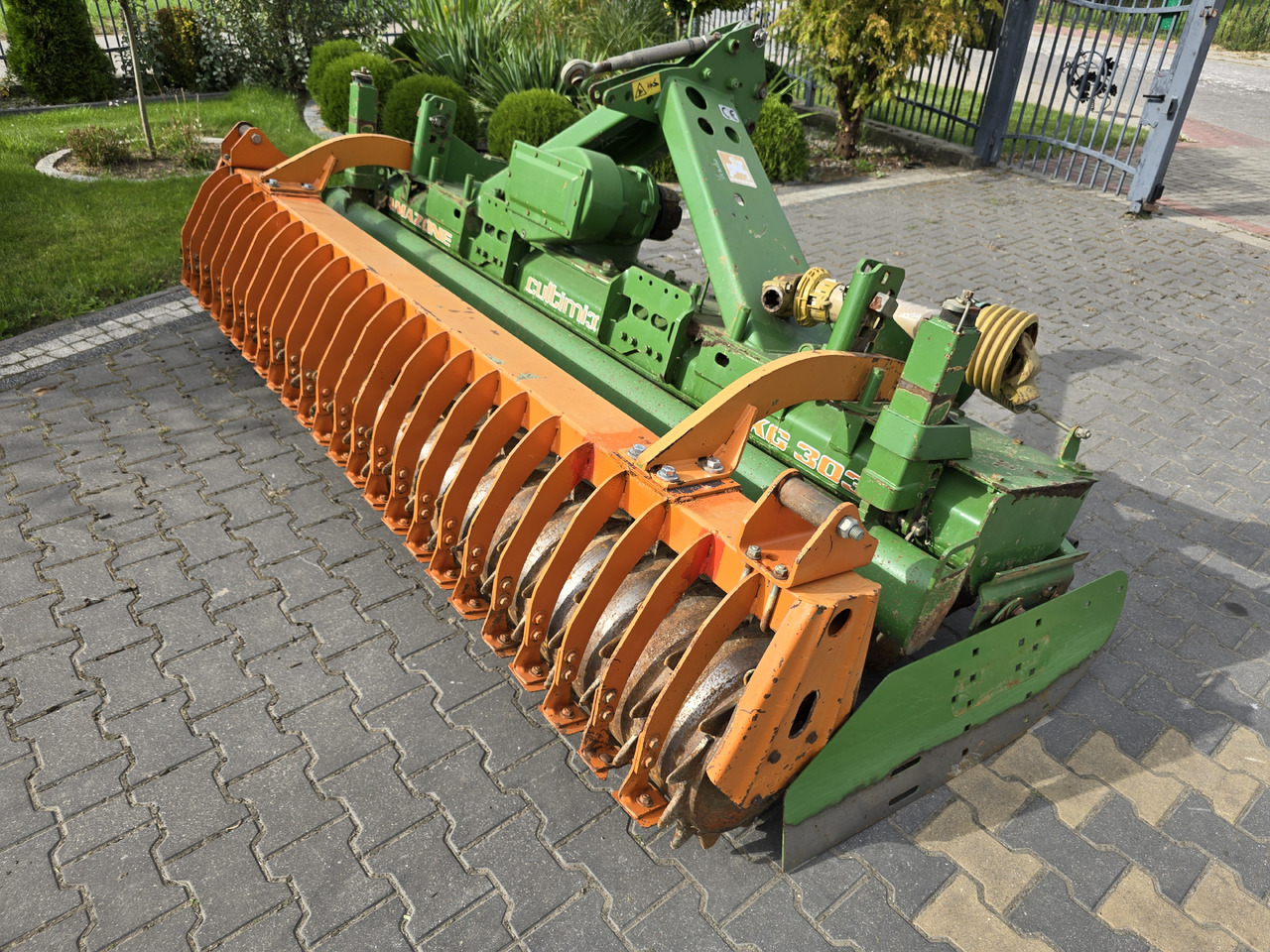 AMAZONE Cultimix KG 303 - Garu: gambar 2 AMAZONE Cultimix KG 303 - Garu: gambar 2