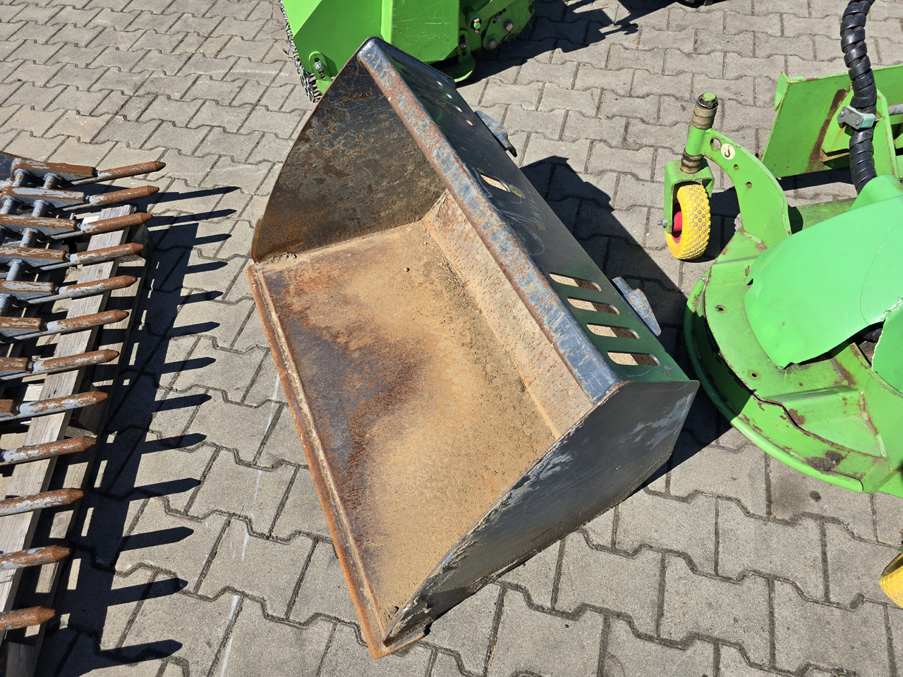 Skid steer AVANT 423: gambar 6