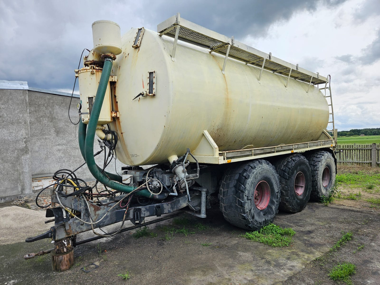 Beczka asenizacyjna Tridem 21000 - Kapal tanker bubur: gambar 1 Beczka asenizacyjna Tridem 21000 - Kapal tanker bubur: gambar 1