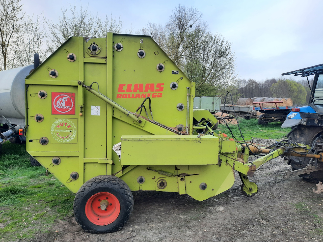 Baler bulat CLAAS ROLLANT 62: gambar 1