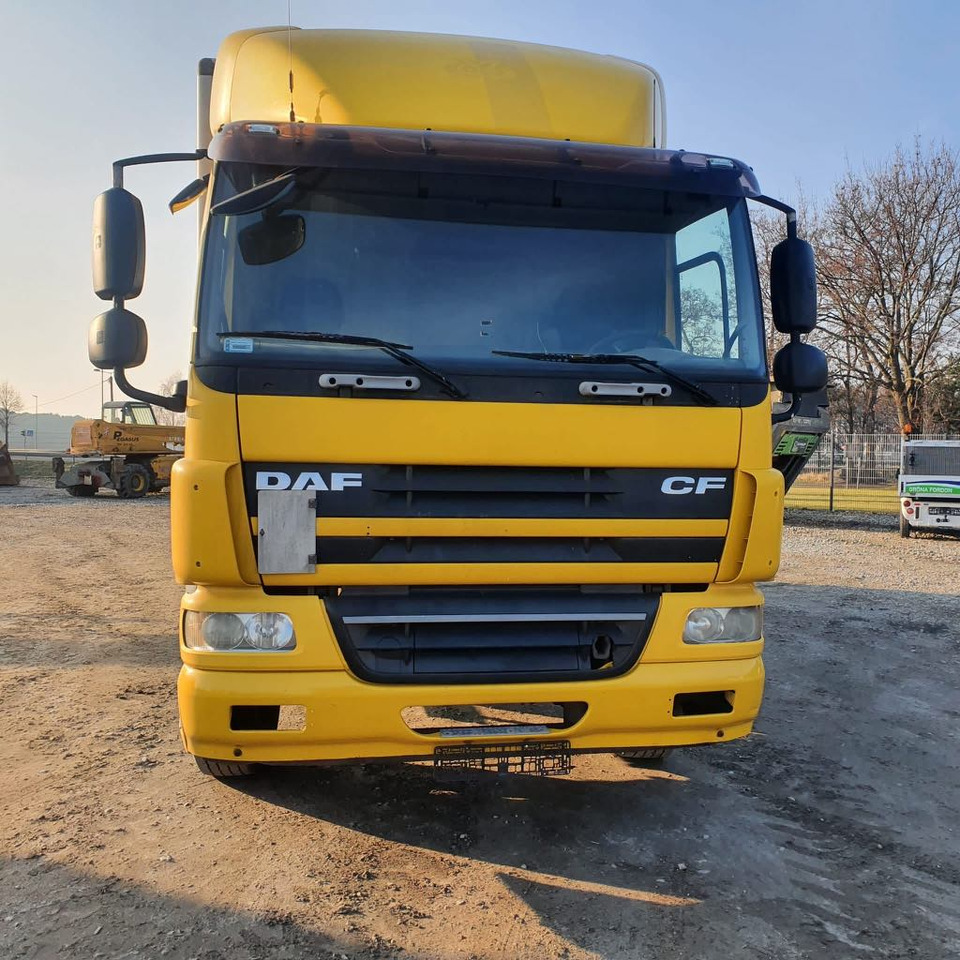 DAF CF 65.220 - Truk box: gambar 3 DAF CF 65.220 - Truk box: gambar 3
