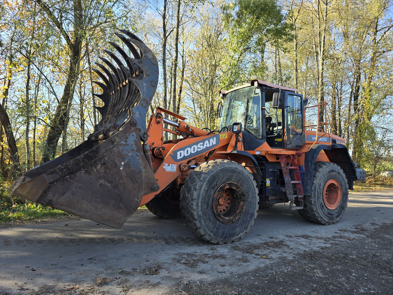 DOOSAN DL300-3 z WAGĄ - Wheel loader: gambar 2 DOOSAN DL300-3 z WAGĄ - Wheel loader: gambar 2
