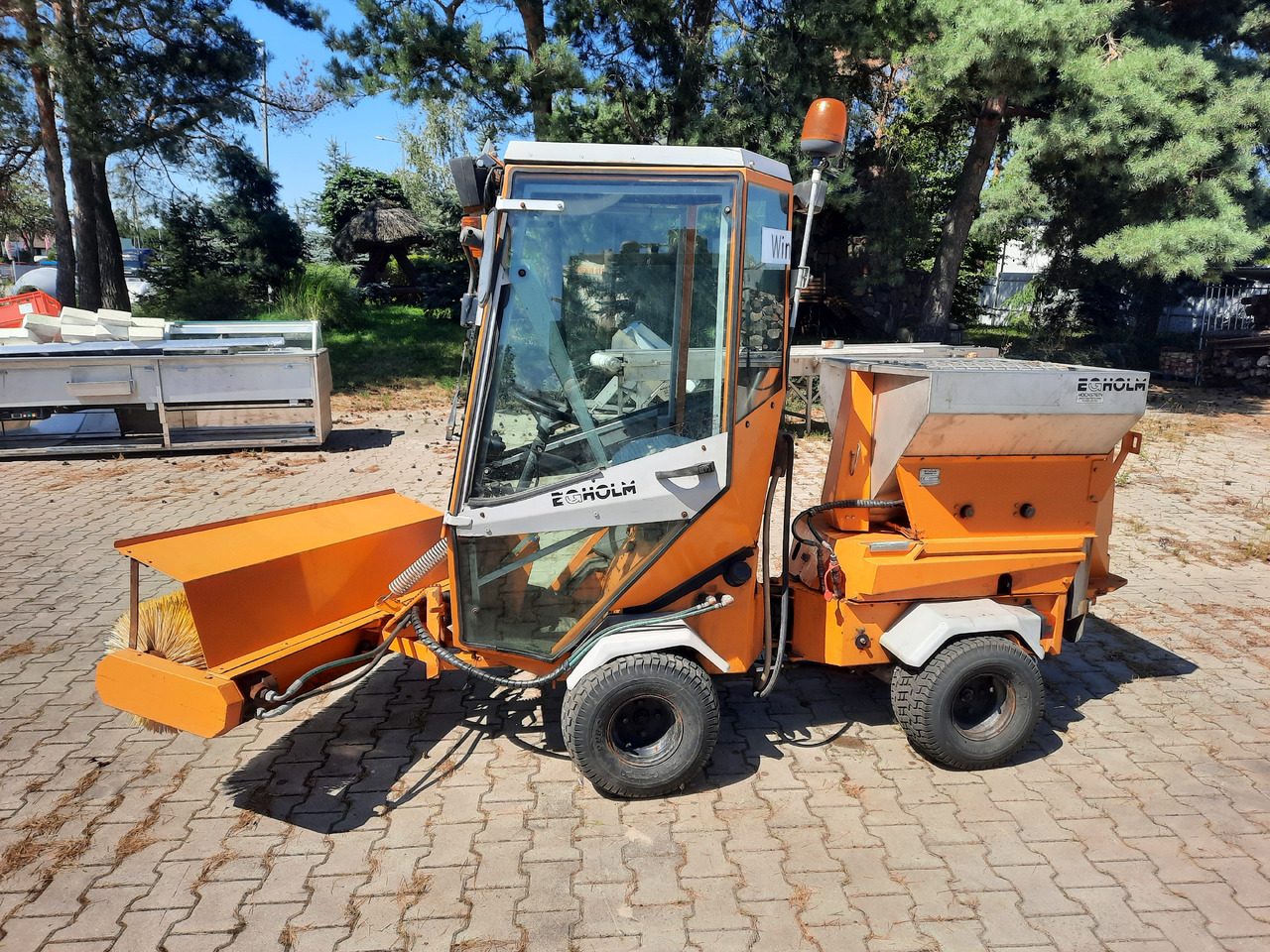 EGHOLM 2100 - Traktor kompak: gambar 2 EGHOLM 2100 - Traktor kompak: gambar 2