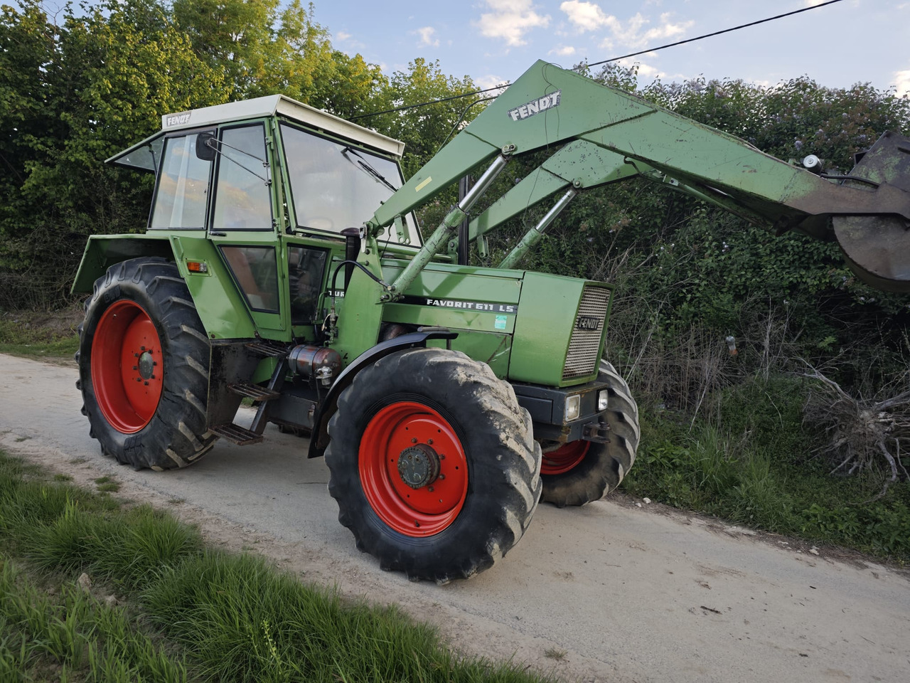 FENDT Favorit 611 LS turbomatik + TUR - Traktor: gambar 3 FENDT Favorit 611 LS turbomatik + TUR - Traktor: gambar 3