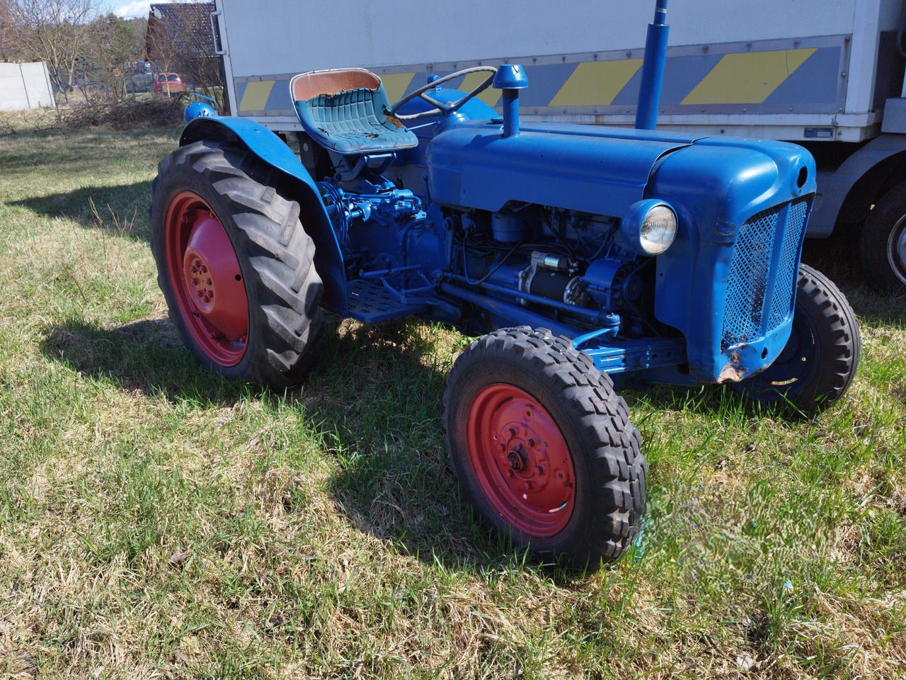 Fordson Dextra - Traktor: gambar 1 Fordson Dextra - Traktor: gambar 1