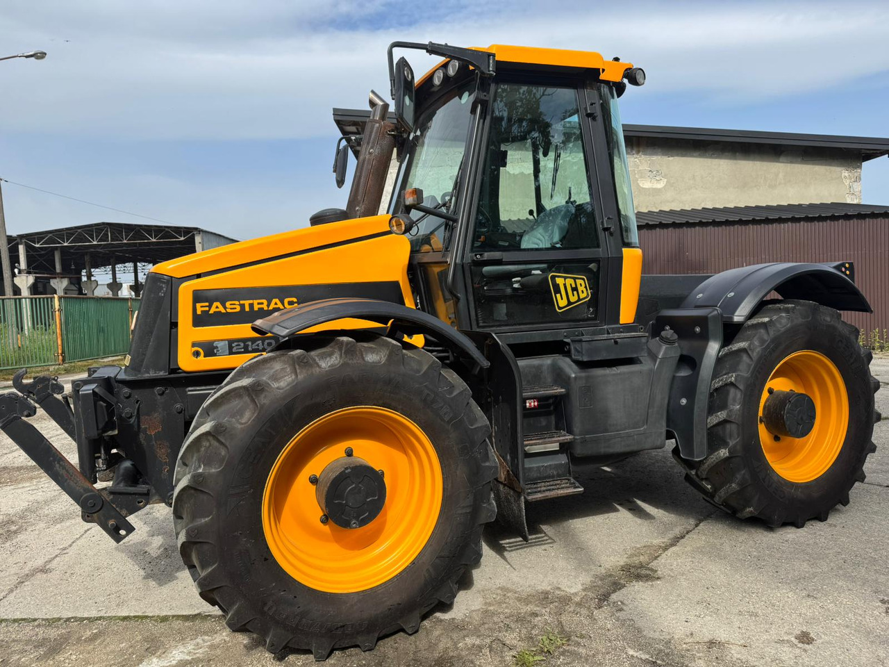 JCB FASTRAC 2140 - Traktor: gambar 3 JCB FASTRAC 2140 - Traktor: gambar 3