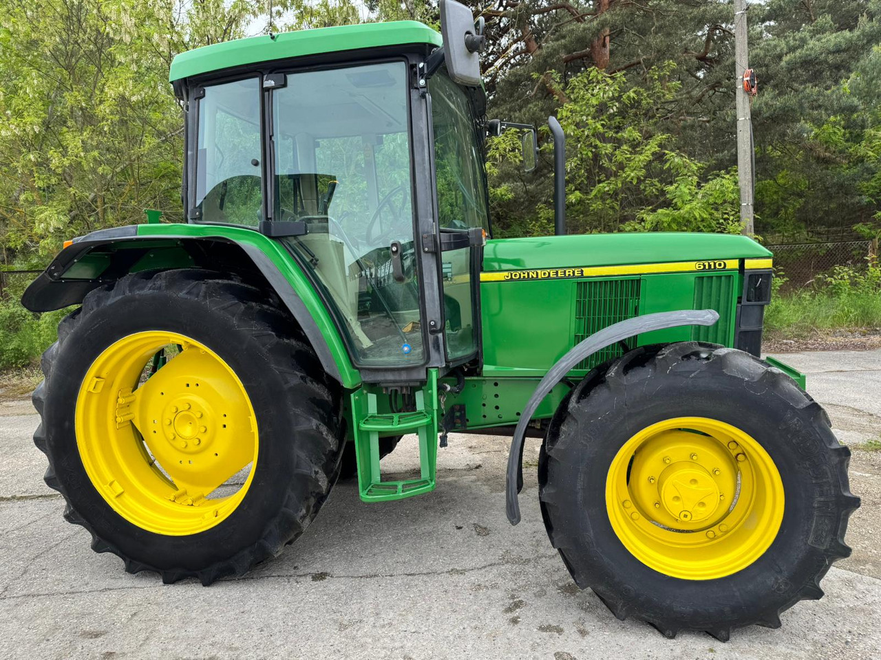 JOHN DEERE 6110 - Traktor: gambar 5 JOHN DEERE 6110 - Traktor: gambar 5