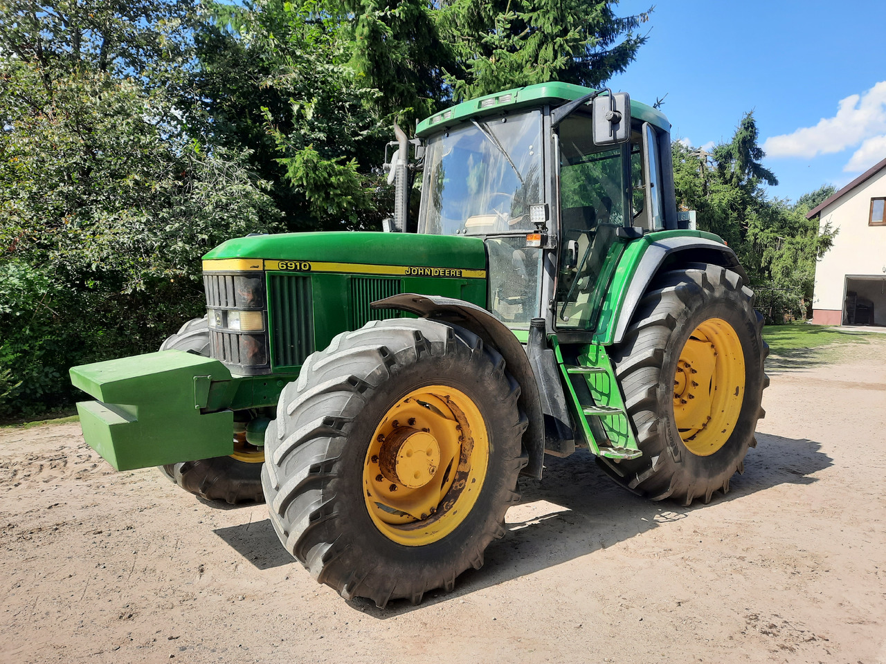 JOHN DEERE 6910 - Traktor: gambar 1 JOHN DEERE 6910 - Traktor: gambar 1
