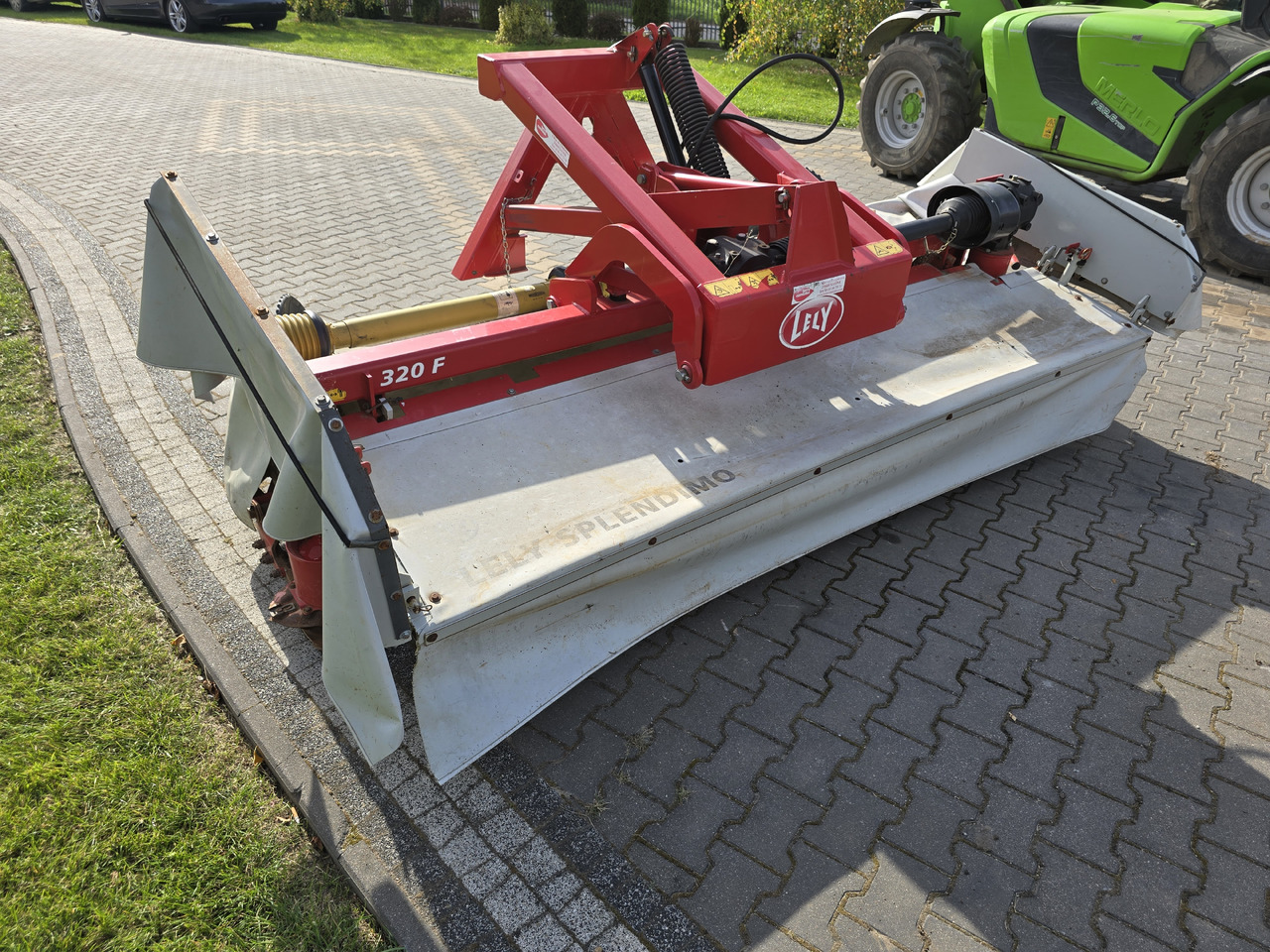 LELY Splendimo 320 F - Mesin pemotong padang rumput: gambar 4 LELY Splendimo 320 F - Mesin pemotong padang rumput: gambar 4