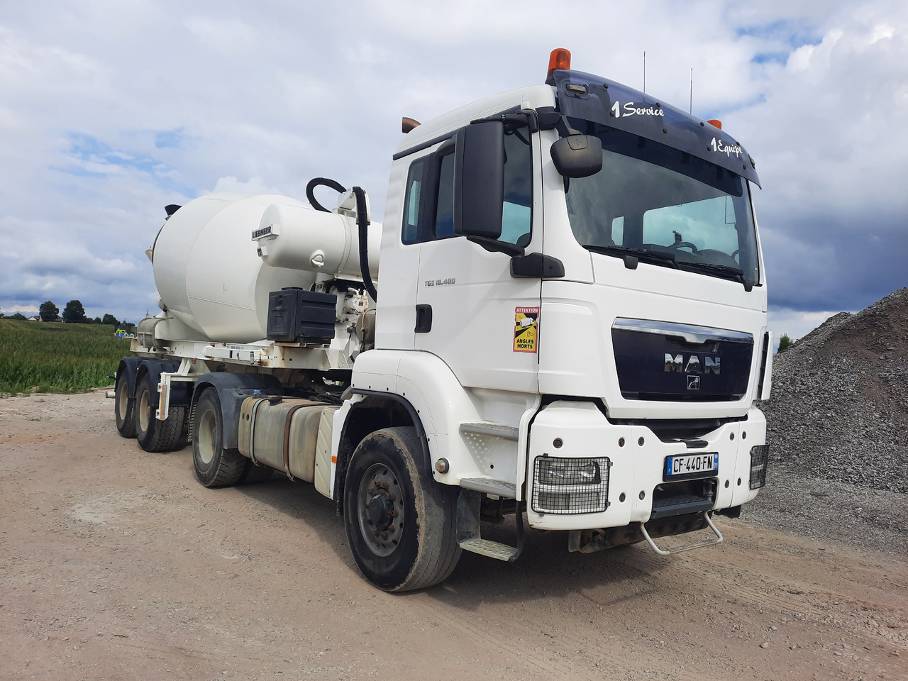 LIEBHERR 10 m3 - Semi-trailer mixer beton: gambar 3 LIEBHERR 10 m3 - Semi-trailer mixer beton: gambar 3