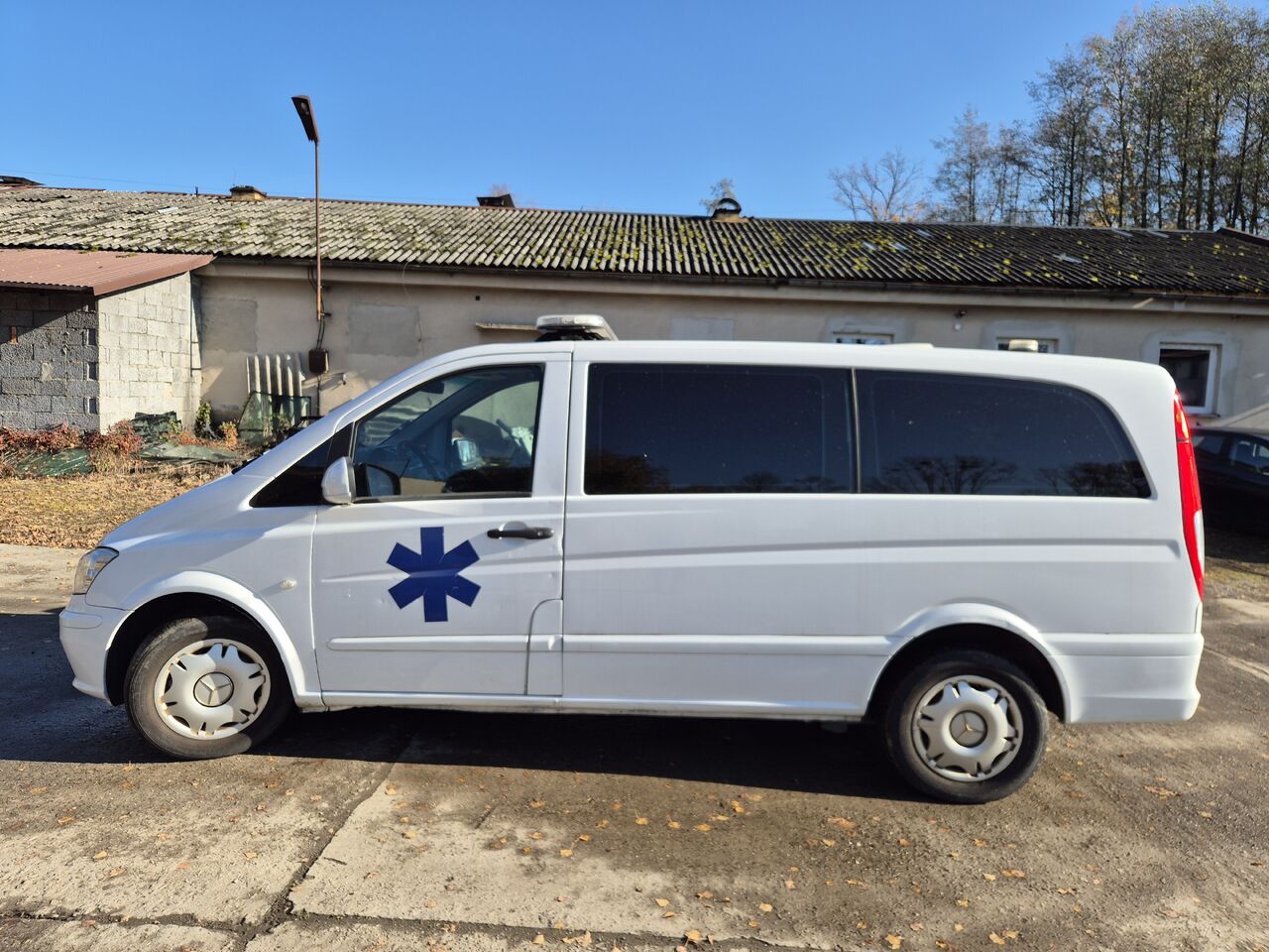 MERCEDES-BENZ Vito - Ambulans: gambar 3 MERCEDES-BENZ Vito - Ambulans: gambar 3