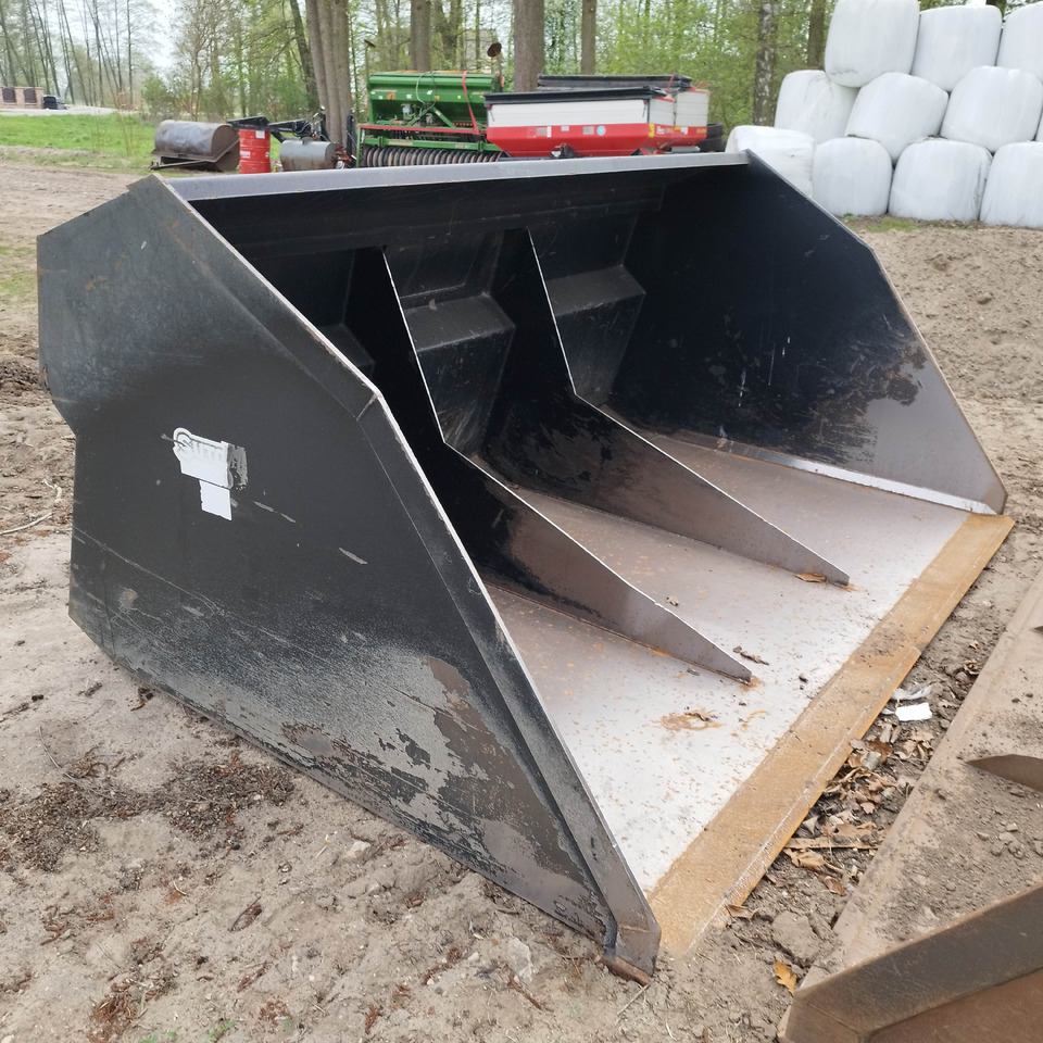 Manitou - Ember loader: gambar 1 Manitou - Ember loader: gambar 1