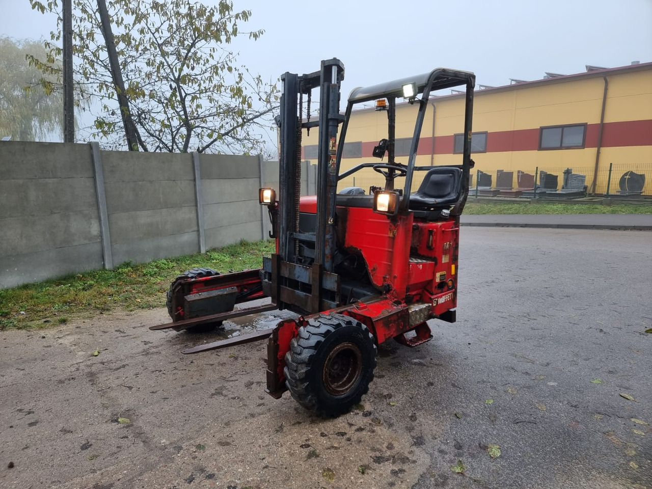 Moffett MS 20.3 - Forklift yang dipasang di truk: gambar 2 Moffett MS 20.3 - Forklift yang dipasang di truk: gambar 2