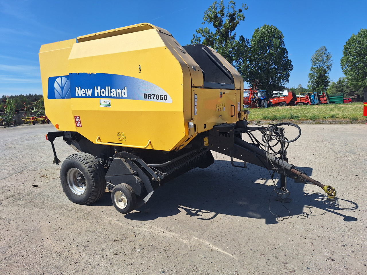 NEW HOLLAND BR7060 - Baler bulat: gambar 3 NEW HOLLAND BR7060 - Baler bulat: gambar 3