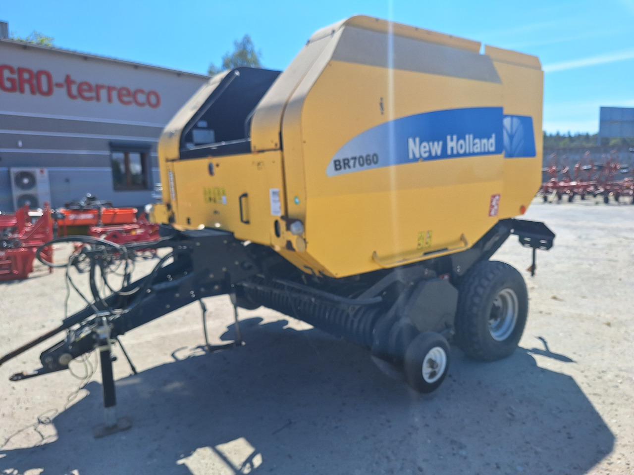 NEW HOLLAND BR7060 - Baler bulat: gambar 5 NEW HOLLAND BR7060 - Baler bulat: gambar 5