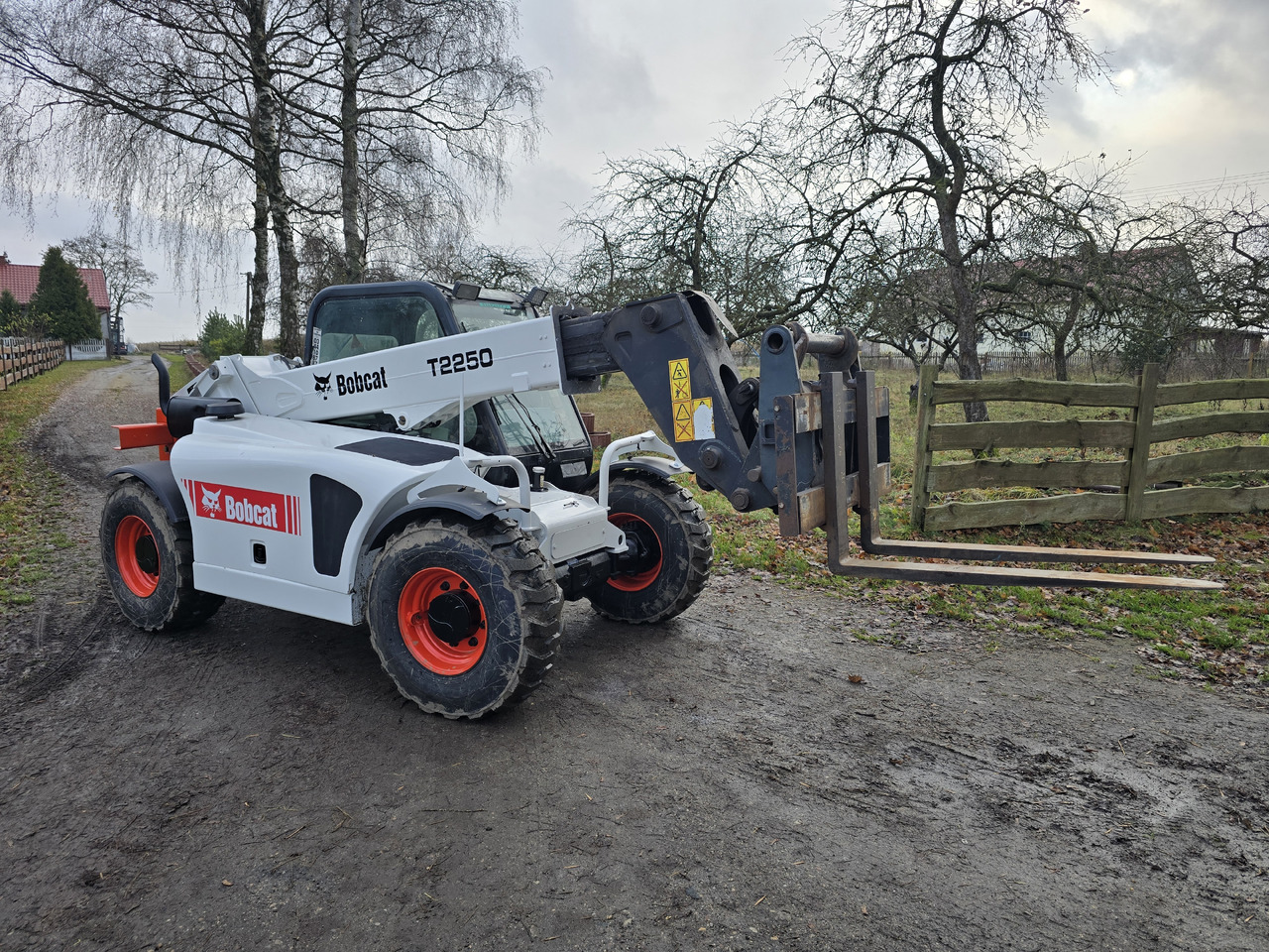 Bobcat T 2250 - Peralatan lainnya: gambar 1 Bobcat T 2250 - Peralatan lainnya: gambar 1