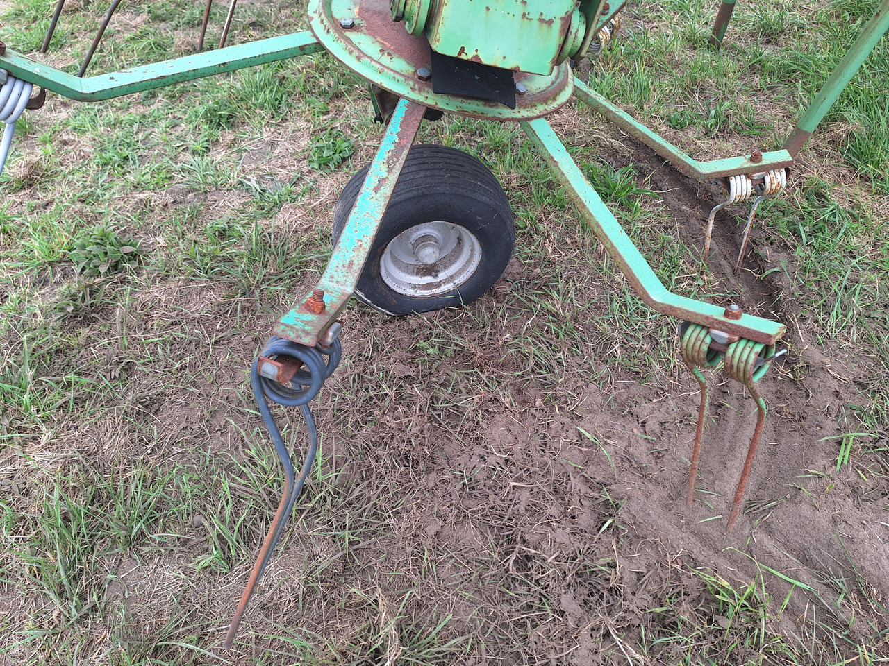 STOLL 2585 - Tedder/ Menyapu: gambar 5 STOLL 2585 - Tedder/ Menyapu: gambar 5