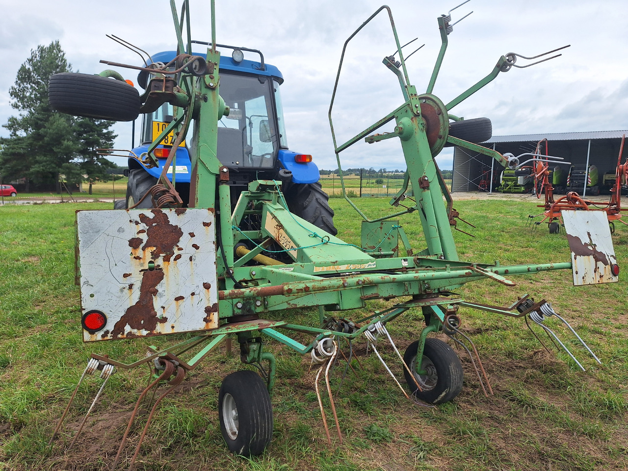 STOLL 2585 - Tedder/ Menyapu: gambar 2 STOLL 2585 - Tedder/ Menyapu: gambar 2