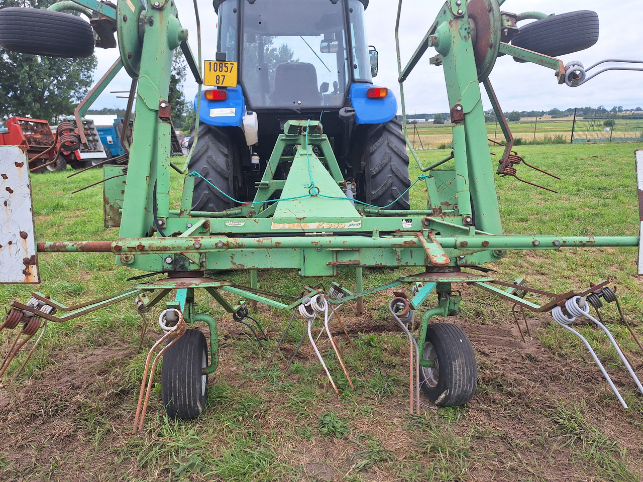 STOLL 2585 - Tedder/ Menyapu: gambar 1 STOLL 2585 - Tedder/ Menyapu: gambar 1