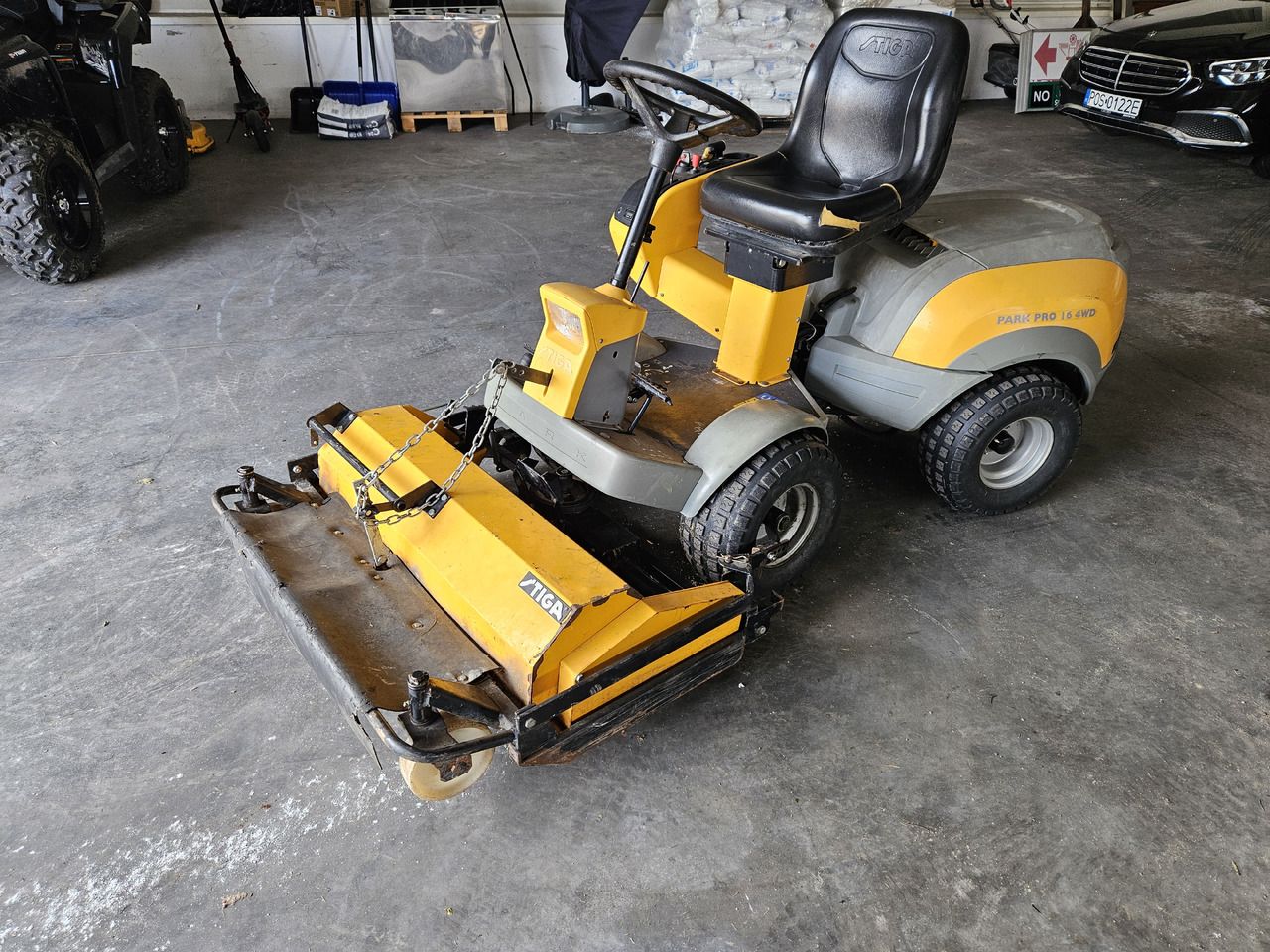 Stiga Park Pro 16 4WD - Mesin pemotong rumput: gambar 3 Stiga Park Pro 16 4WD - Mesin pemotong rumput: gambar 3