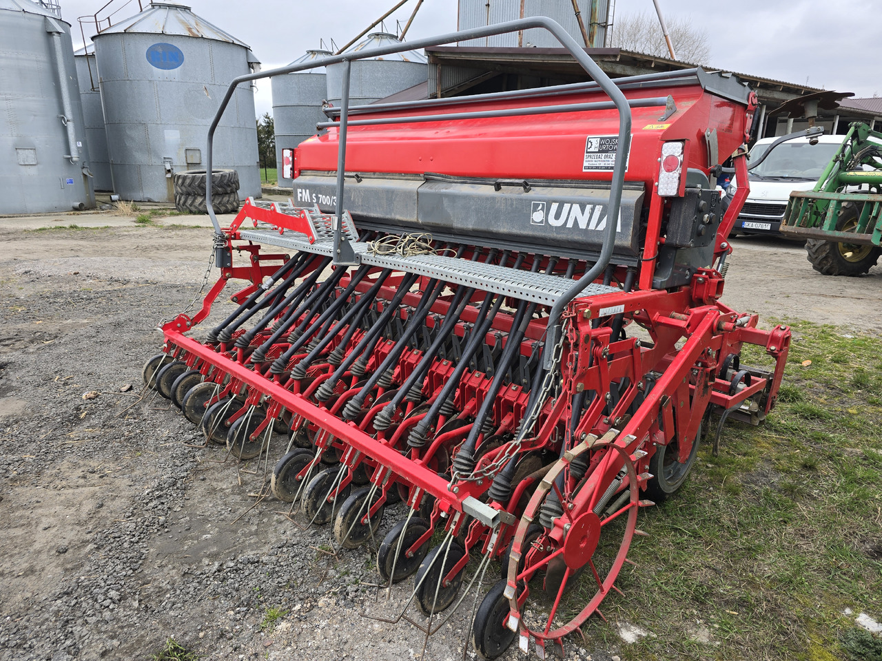 UNIA FM s700/3 D - Menggabungkan bor benih: gambar 5 UNIA FM s700/3 D - Menggabungkan bor benih: gambar 5