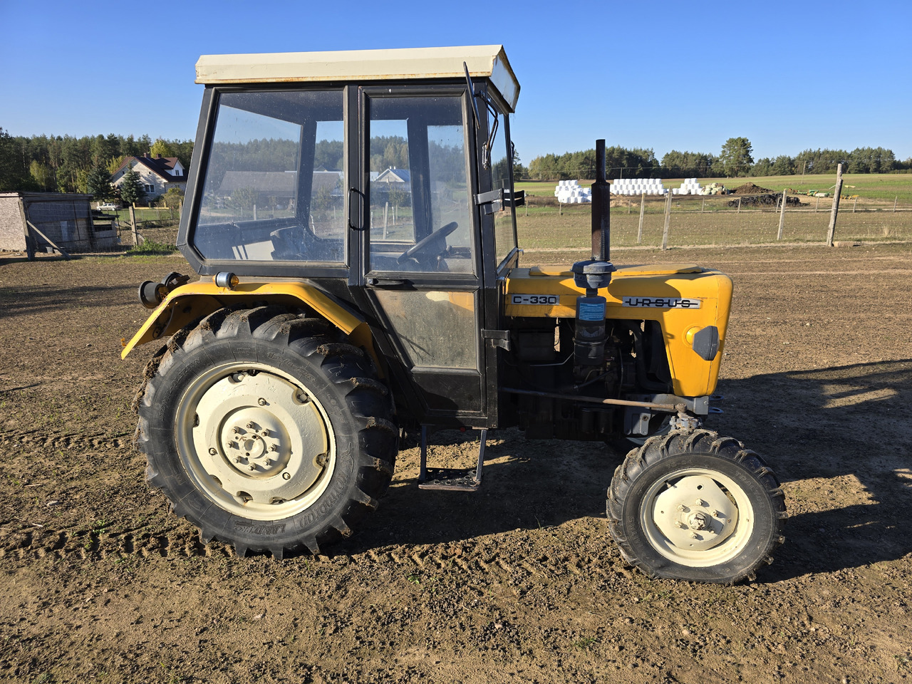 Ursus C-330 - Traktor: gambar 3 Ursus C-330 - Traktor: gambar 3