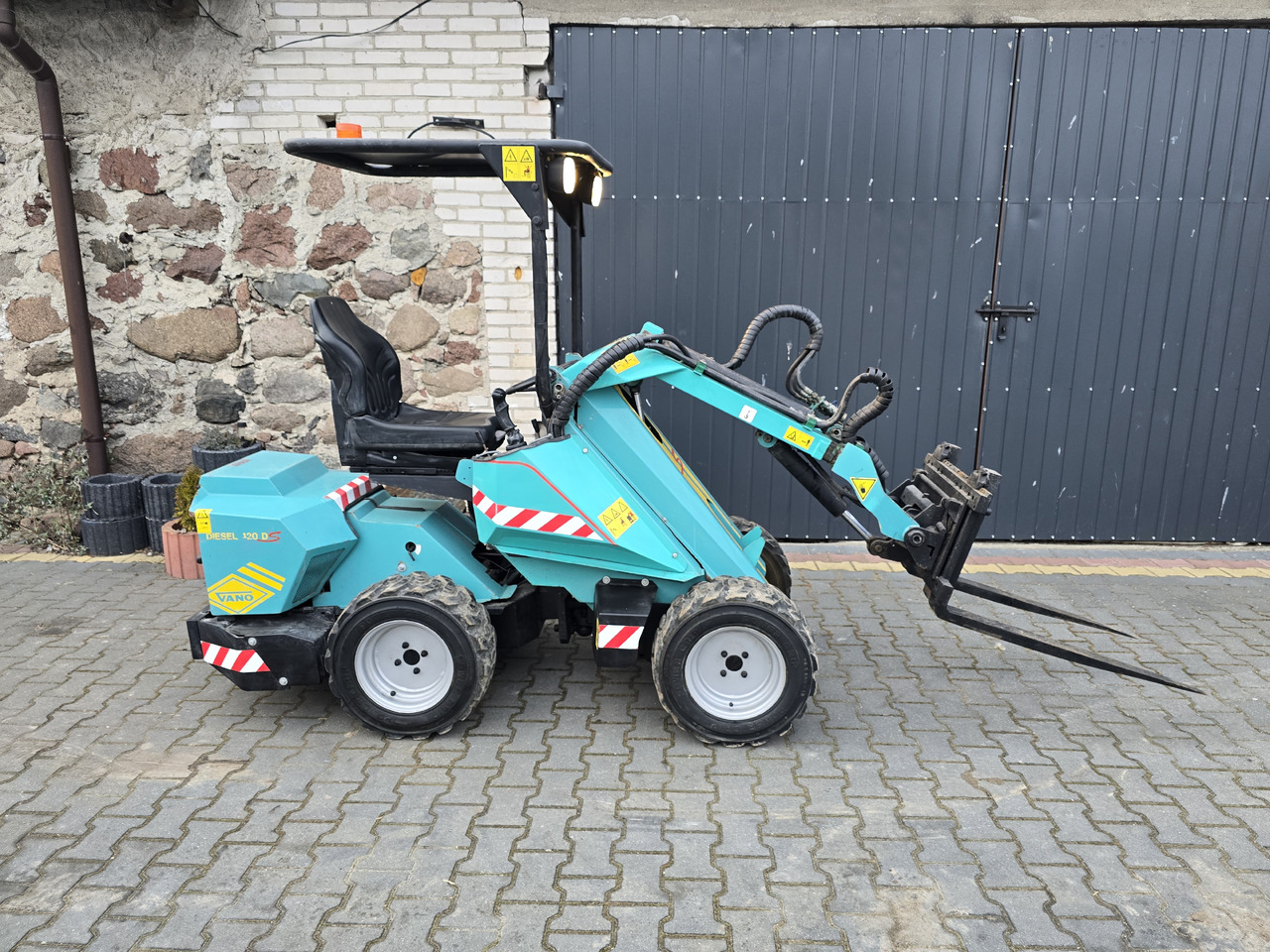 VANO 120 DS - Skid steer: gambar 1 VANO 120 DS - Skid steer: gambar 1