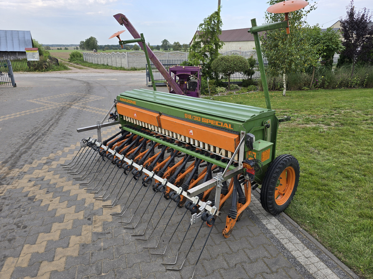Amazone D8/30 SPECIAL - Peralatan menabur: gambar 2 Amazone D8/30 SPECIAL - Peralatan menabur: gambar 2