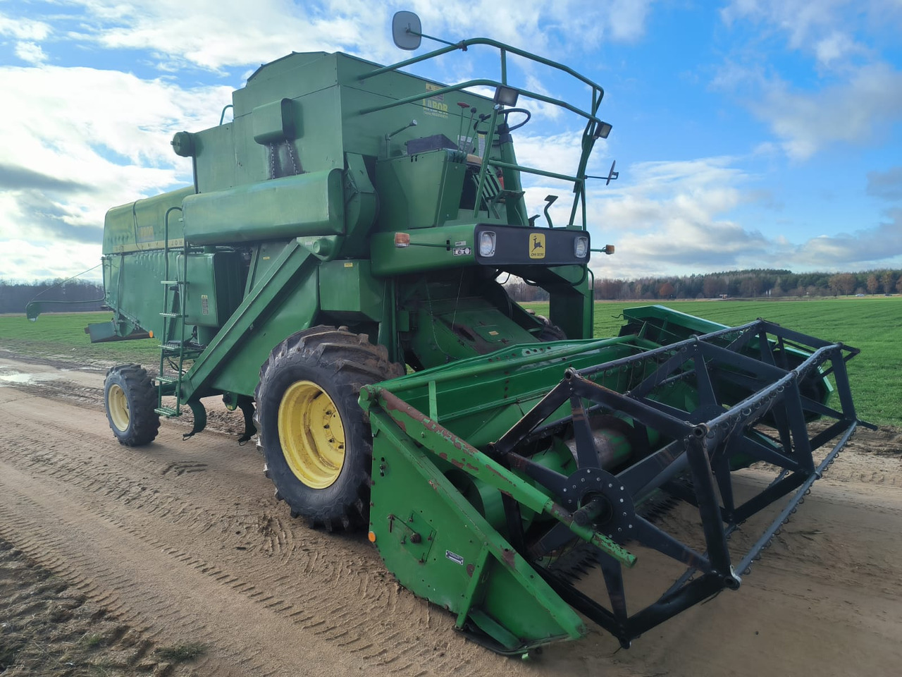 John-deere 942 - Pemanen gabungan: gambar 1 John-deere 942 - Pemanen gabungan: gambar 1