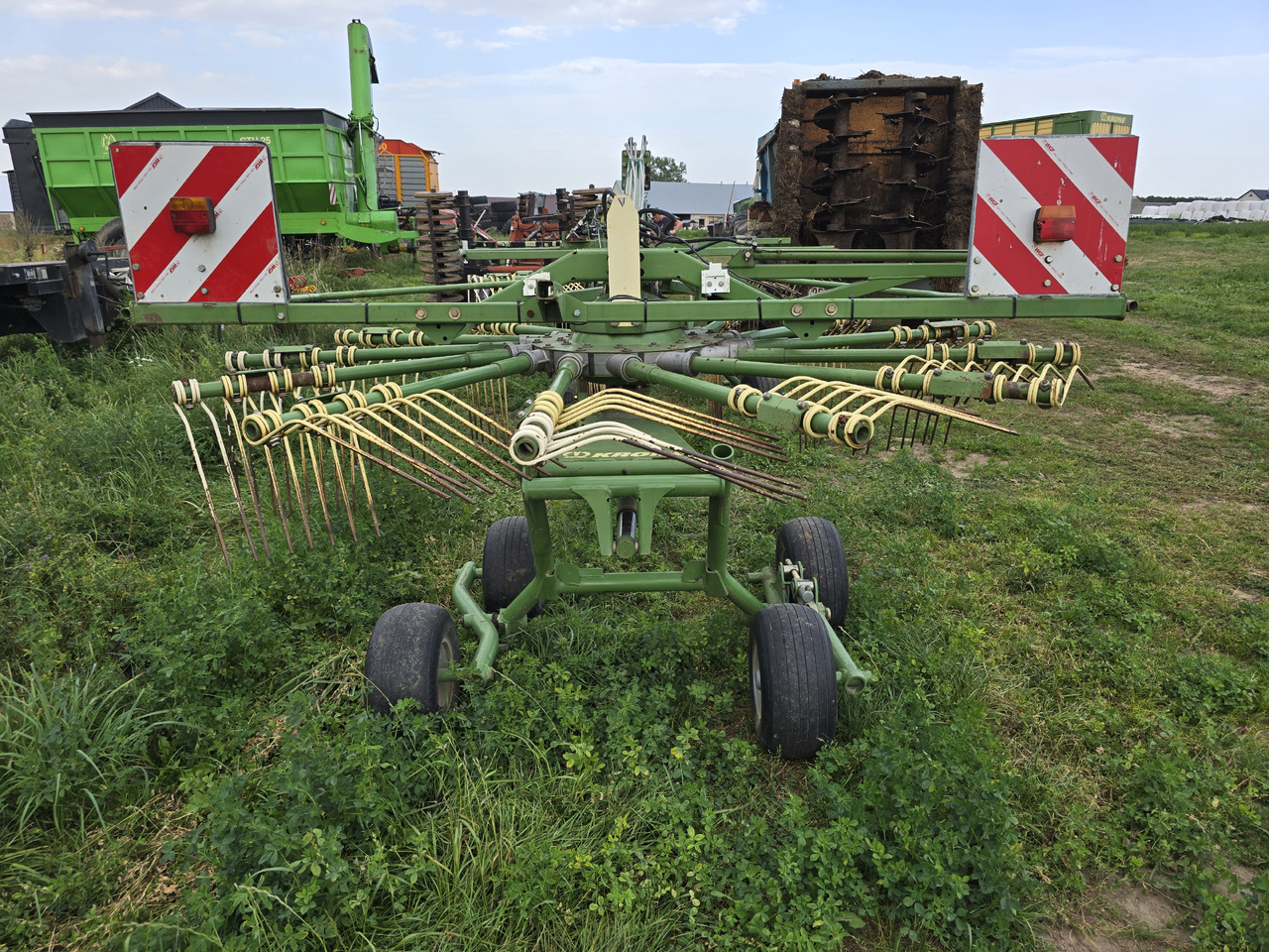 Krone Swadro 710/26T - Tedder/ Menyapu: gambar 5 Krone Swadro 710/26T - Tedder/ Menyapu: gambar 5