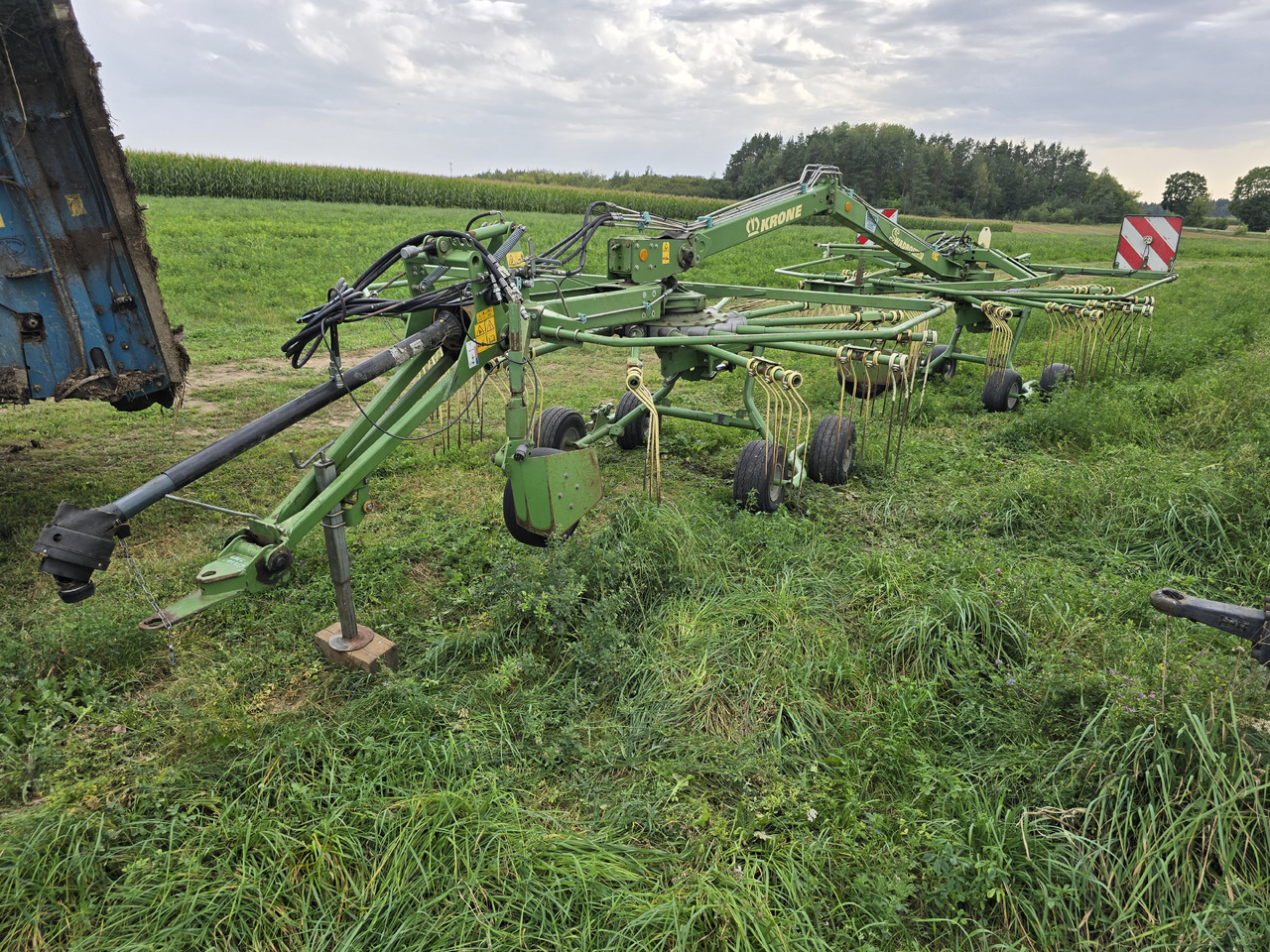 Krone Swadro 710/26T - Tedder/ Menyapu: gambar 3 Krone Swadro 710/26T - Tedder/ Menyapu: gambar 3
