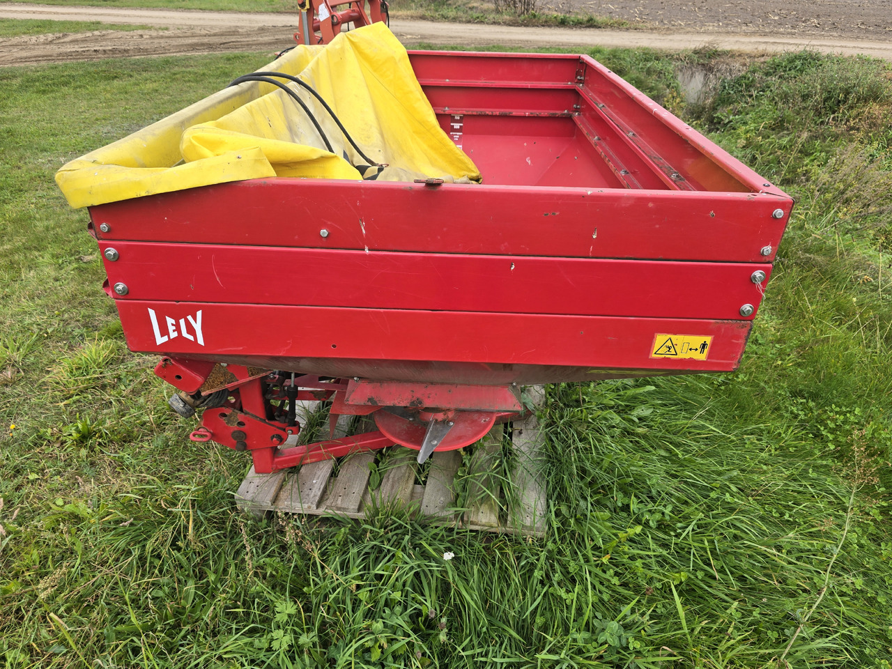 Lely SE 1500 Fertiliner - Penyebar pupuk: gambar 4 Lely SE 1500 Fertiliner - Penyebar pupuk: gambar 4