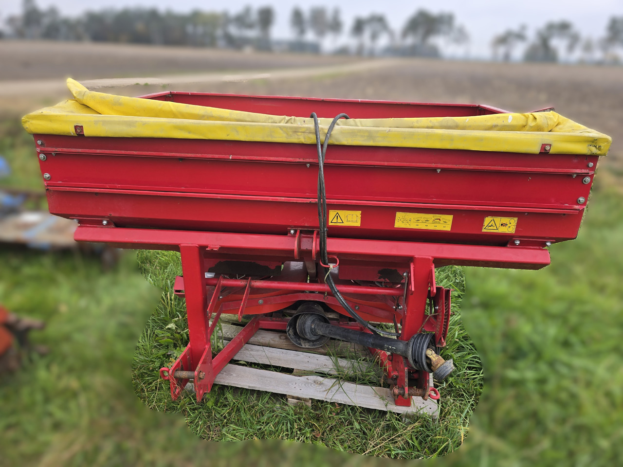 Lely SE 1500 Fertiliner - Penyebar pupuk: gambar 1 Lely SE 1500 Fertiliner - Penyebar pupuk: gambar 1