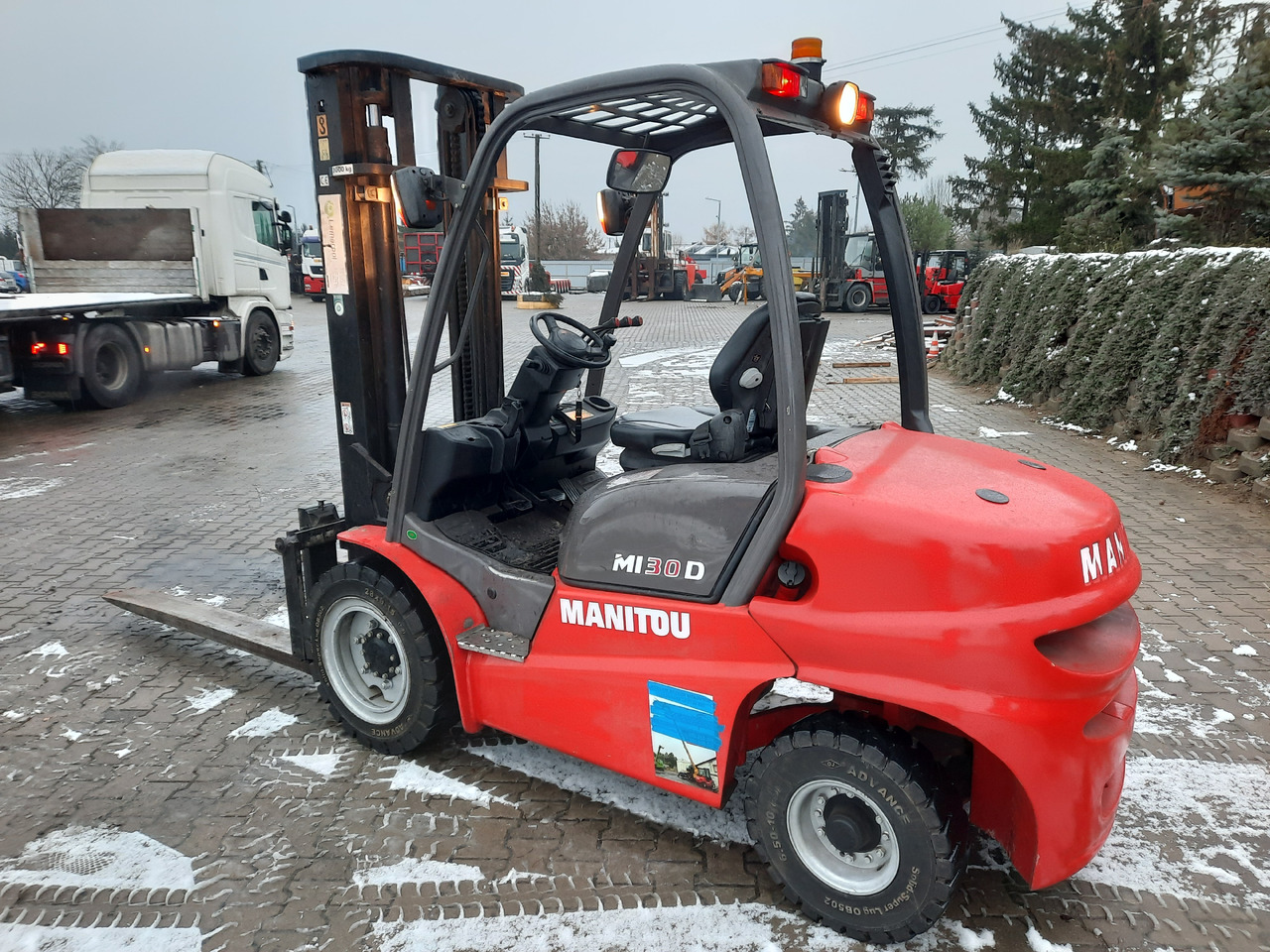 Manitou MI30D - Forklift diesel: gambar 5 Manitou MI30D - Forklift diesel: gambar 5