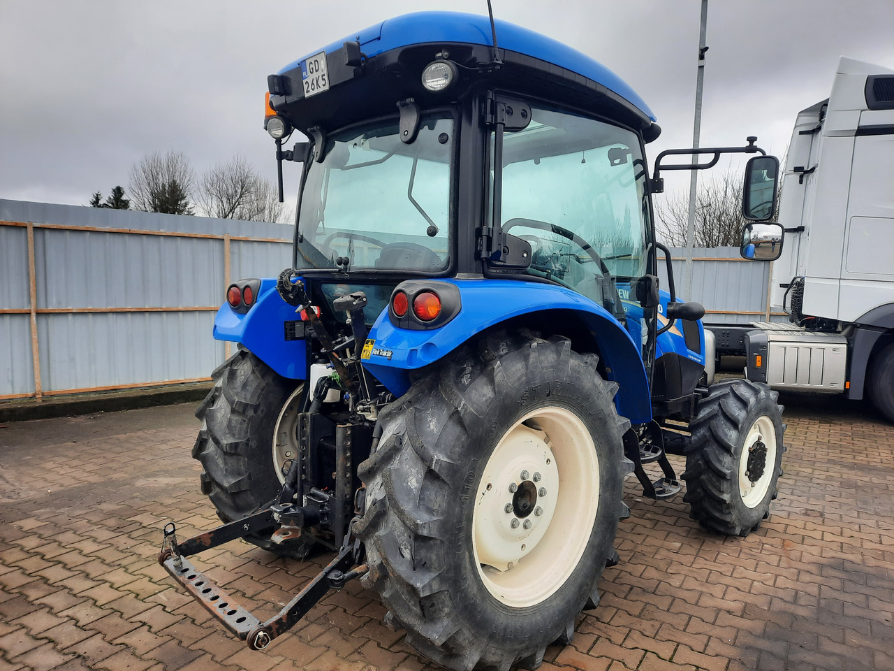 New-holland T4.65 - Traktor: gambar 3 New-holland T4.65 - Traktor: gambar 3