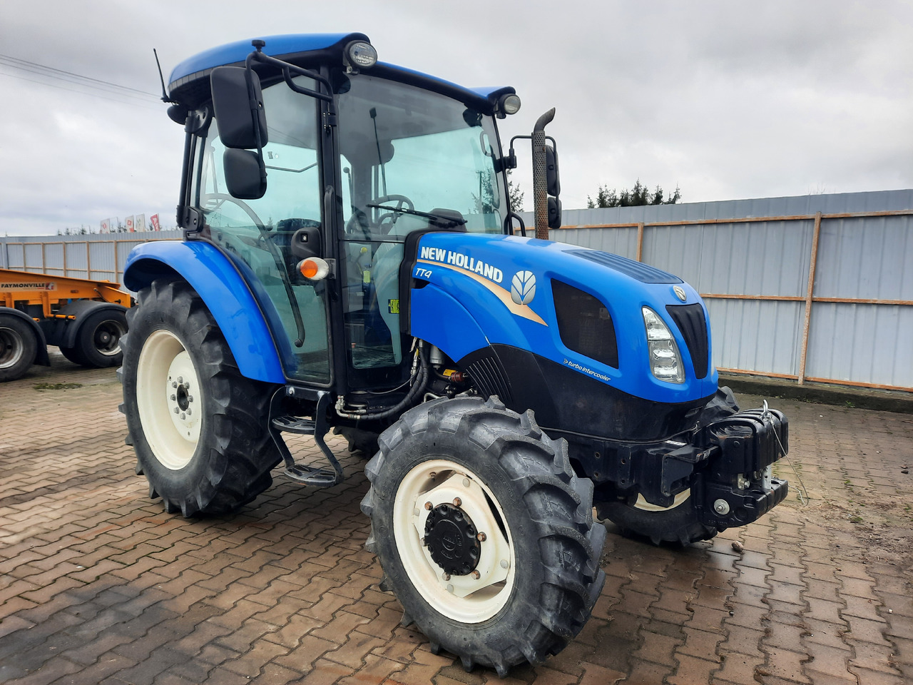 New-holland T4.65 - Traktor: gambar 1 New-holland T4.65 - Traktor: gambar 1