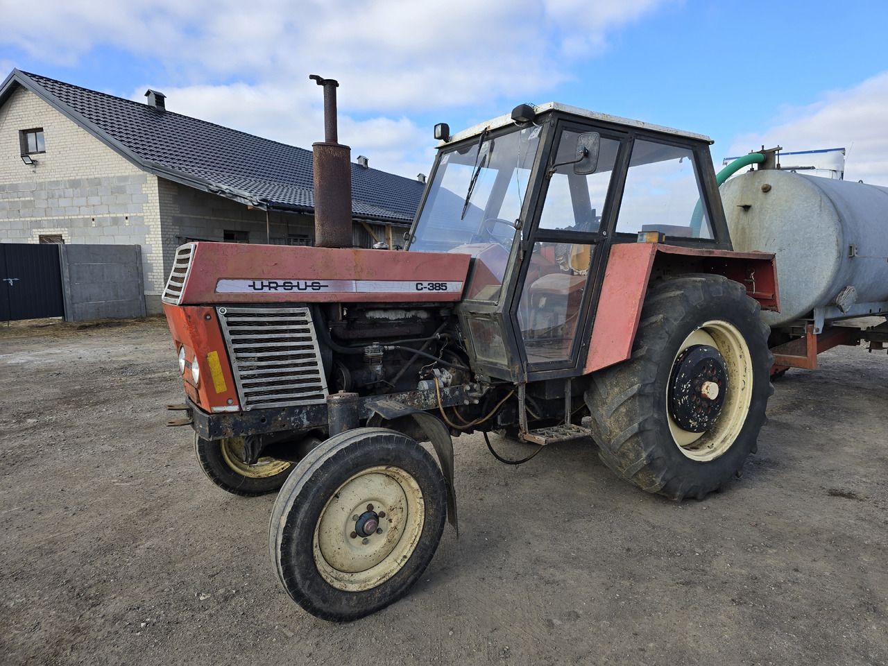 Ursus C-385 - Traktor: gambar 3 Ursus C-385 - Traktor: gambar 3