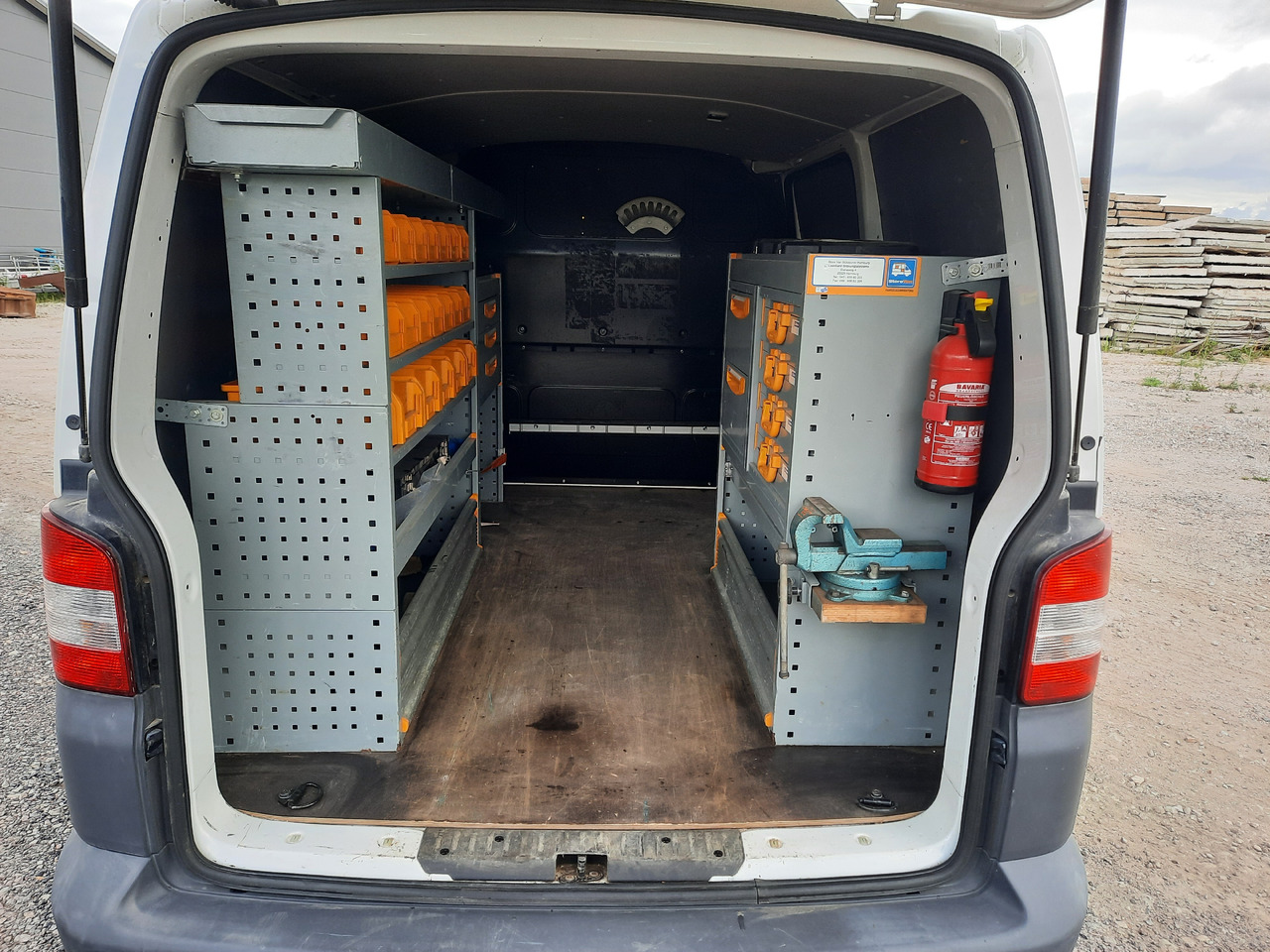 Volkswagen Transporter - Mobil: gambar 2 Volkswagen Transporter - Mobil: gambar 2