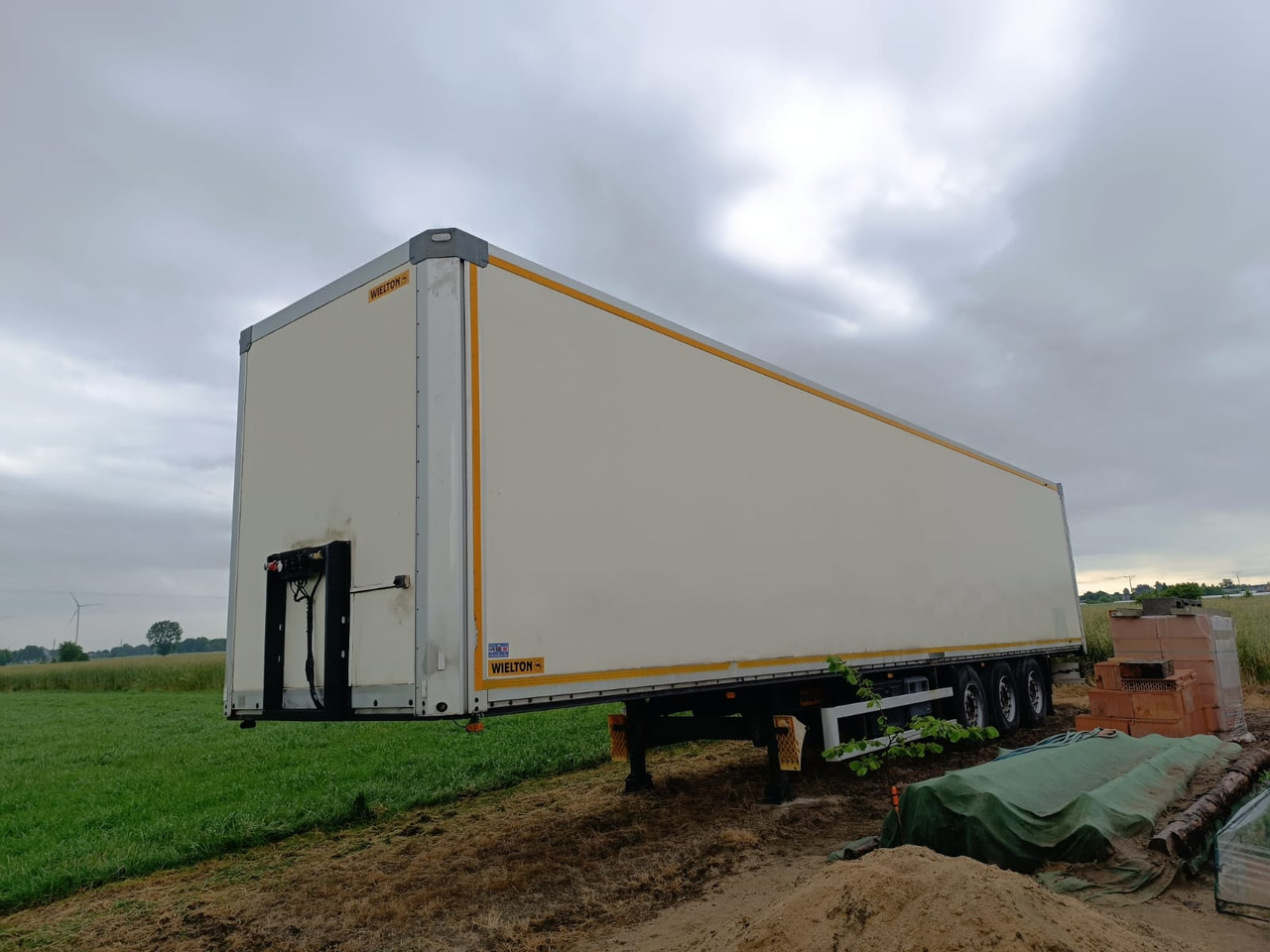 Wielton NS34FT - Semi-trailer kotak tertutup: gambar 4 Wielton NS34FT - Semi-trailer kotak tertutup: gambar 4