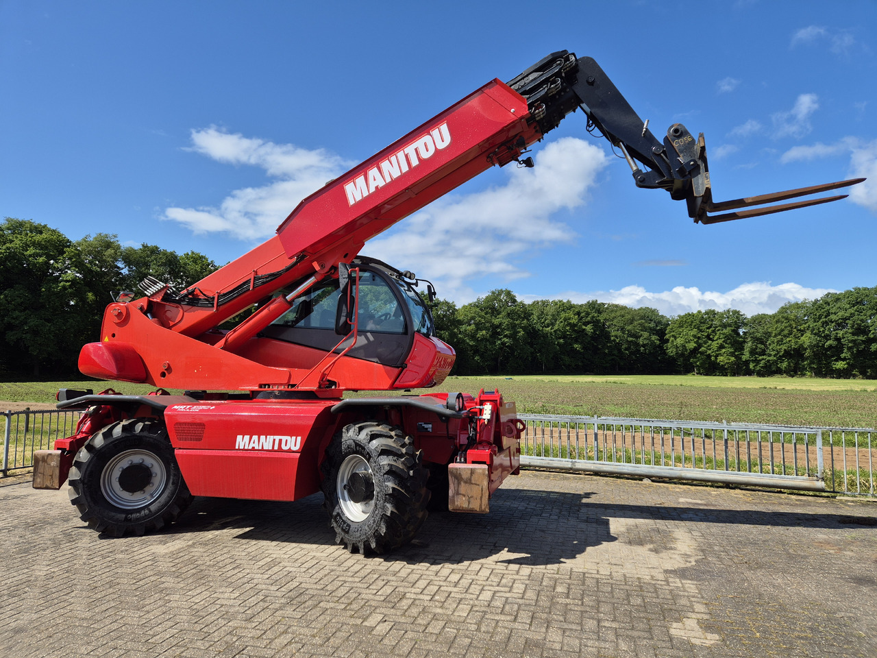 Manitou MRT 2150 plus privilege - Telehandler: gambar 2 Manitou MRT 2150 plus privilege - Telehandler: gambar 2