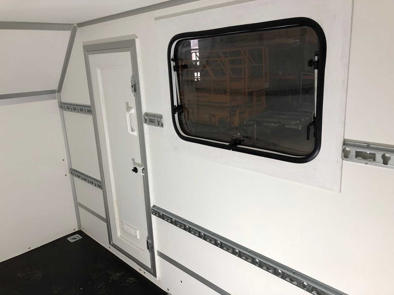 Trailer kotak tertutup baru BLYSS F1330HD Seitentür,Fenster,Aero Kofferanhänger: gambar 25