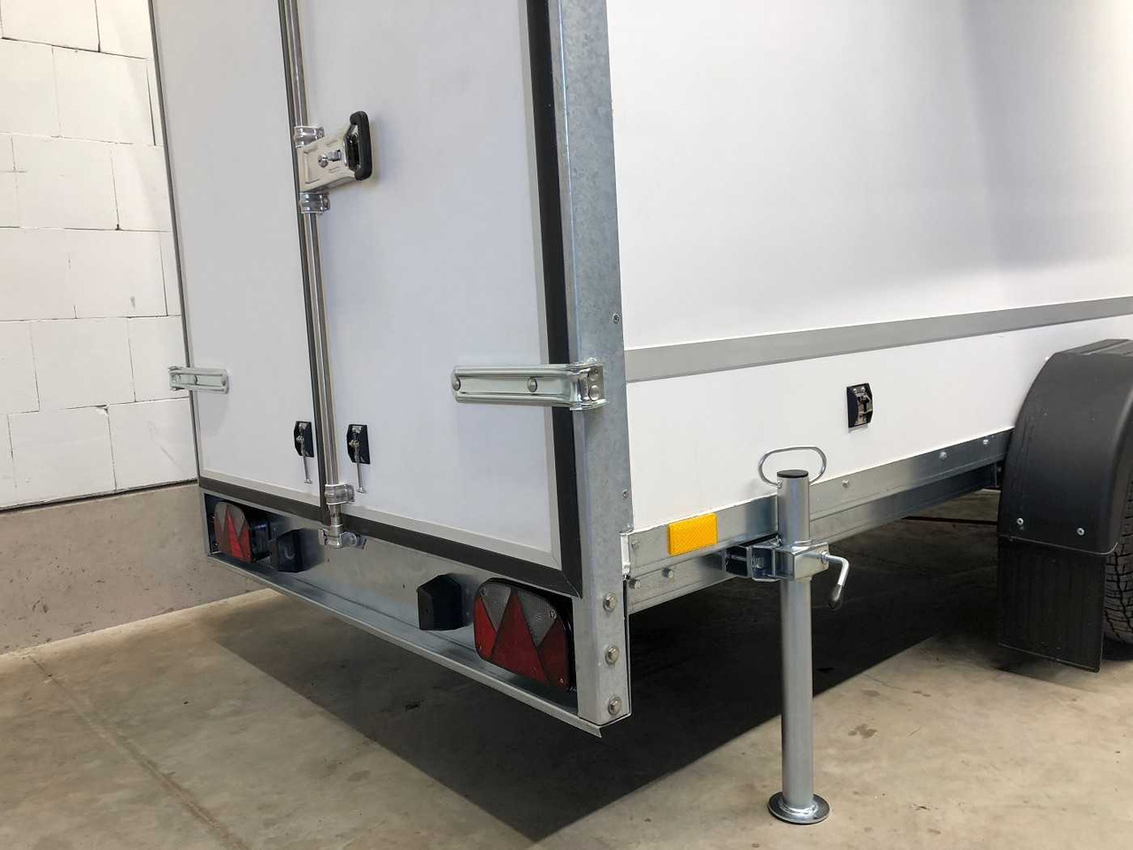 Trailer kotak tertutup baru BLYSS F1330HD Seitentür,Fenster,Aero Kofferanhänger: gambar 17