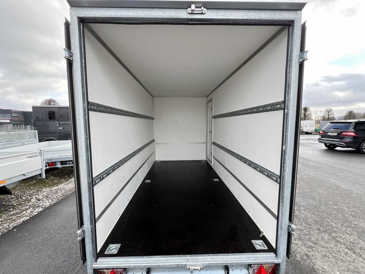 BLYSS F1330HD Seitentür Kofferanhänger - Trailer kotak tertutup: gambar 4 BLYSS F1330HD Seitentür Kofferanhänger - Trailer kotak tertutup: gambar 4