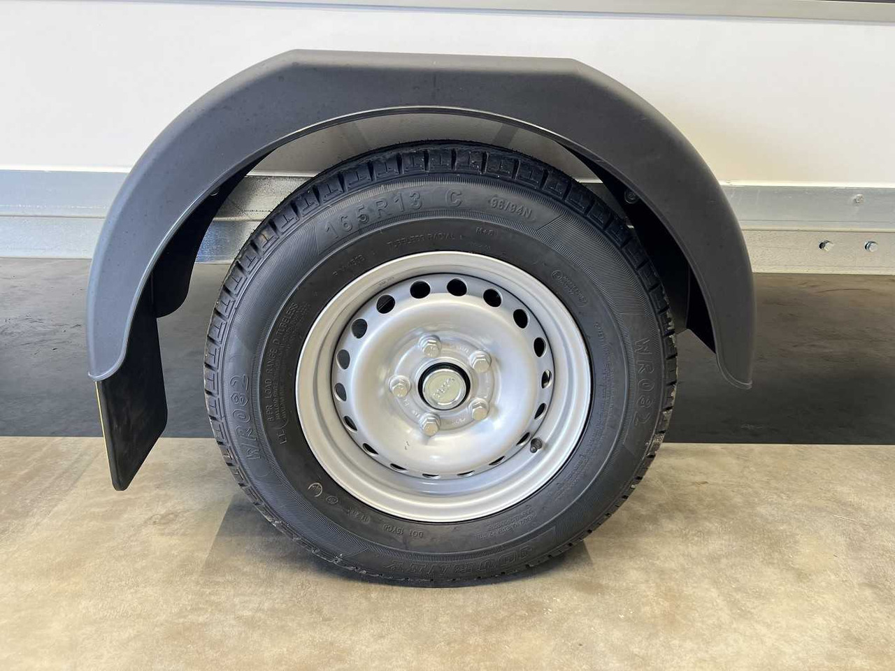Trailer penjual baru BLYSS F1336HD mit Verkaufsklappe Kofferanhänger: gambar 22