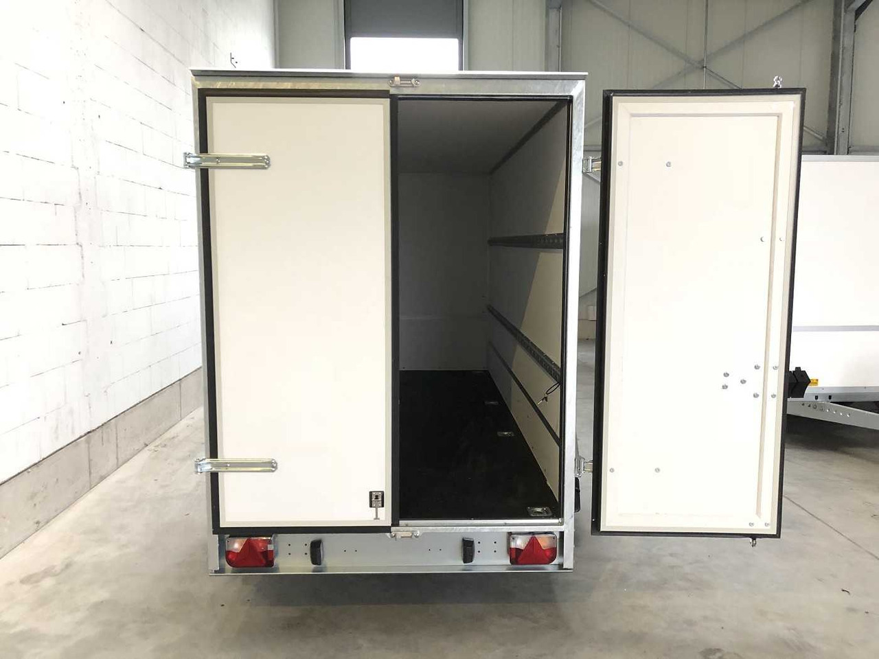 Trailer kotak tertutup baru BLYSS F2736HTD Kofferanhänger: gambar 6