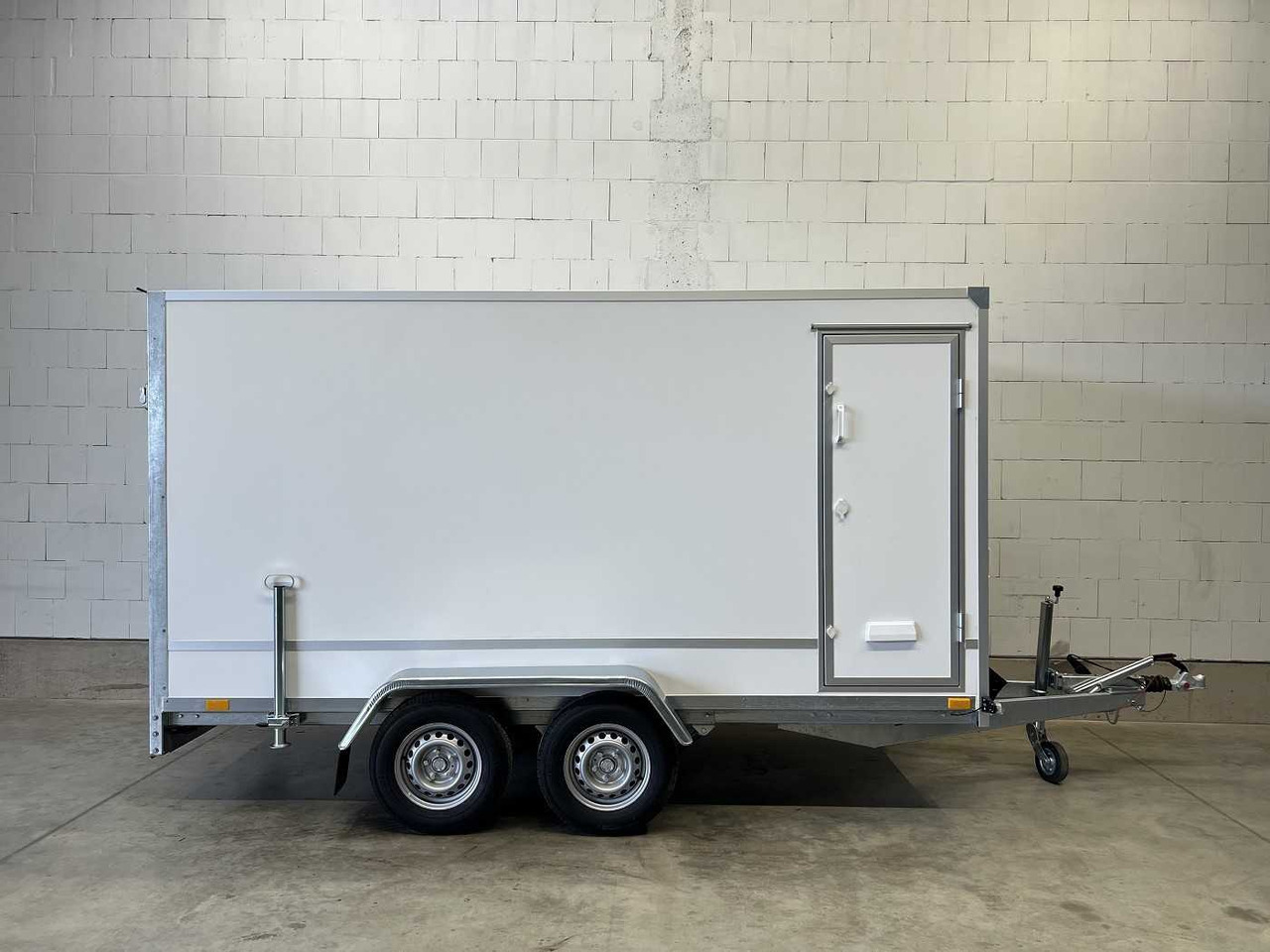 BLYSS F2736HTD Rampe Seitentür Kofferanhänger - Trailer kotak tertutup: gambar 2 BLYSS F2736HTD Rampe Seitentür Kofferanhänger - Trailer kotak tertutup: gambar 2