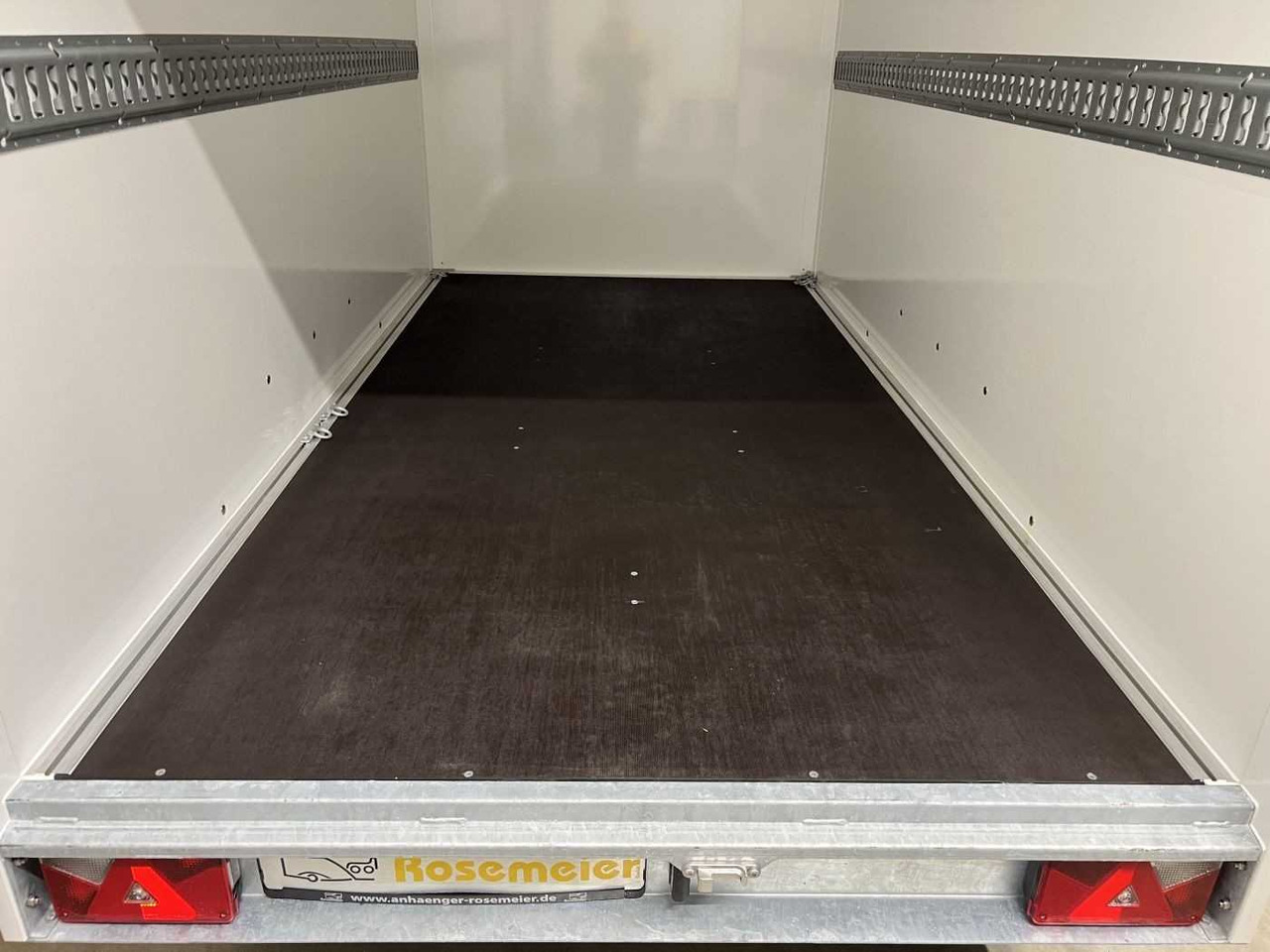 BLYSS FS2730/180HTL Kofferanhänger - Trailer kotak tertutup: gambar 4 BLYSS FS2730/180HTL Kofferanhänger - Trailer kotak tertutup: gambar 4