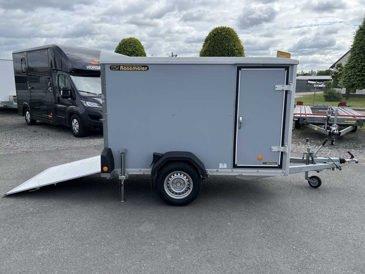 BOECKMANN KT 2513/135 F Tür TKL Stützen Kofferanhänger - Trailer kotak tertutup: gambar 1 BOECKMANN KT 2513/135 F Tür TKL Stützen Kofferanhänger - Trailer kotak tertutup: gambar 1