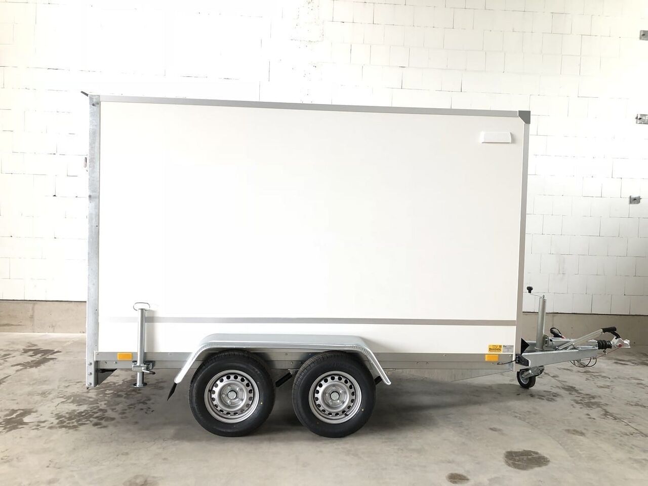 Blyss F2730HTD Kofferanhänger - Trailer kotak tertutup: gambar 1 Blyss F2730HTD Kofferanhänger - Trailer kotak tertutup: gambar 1