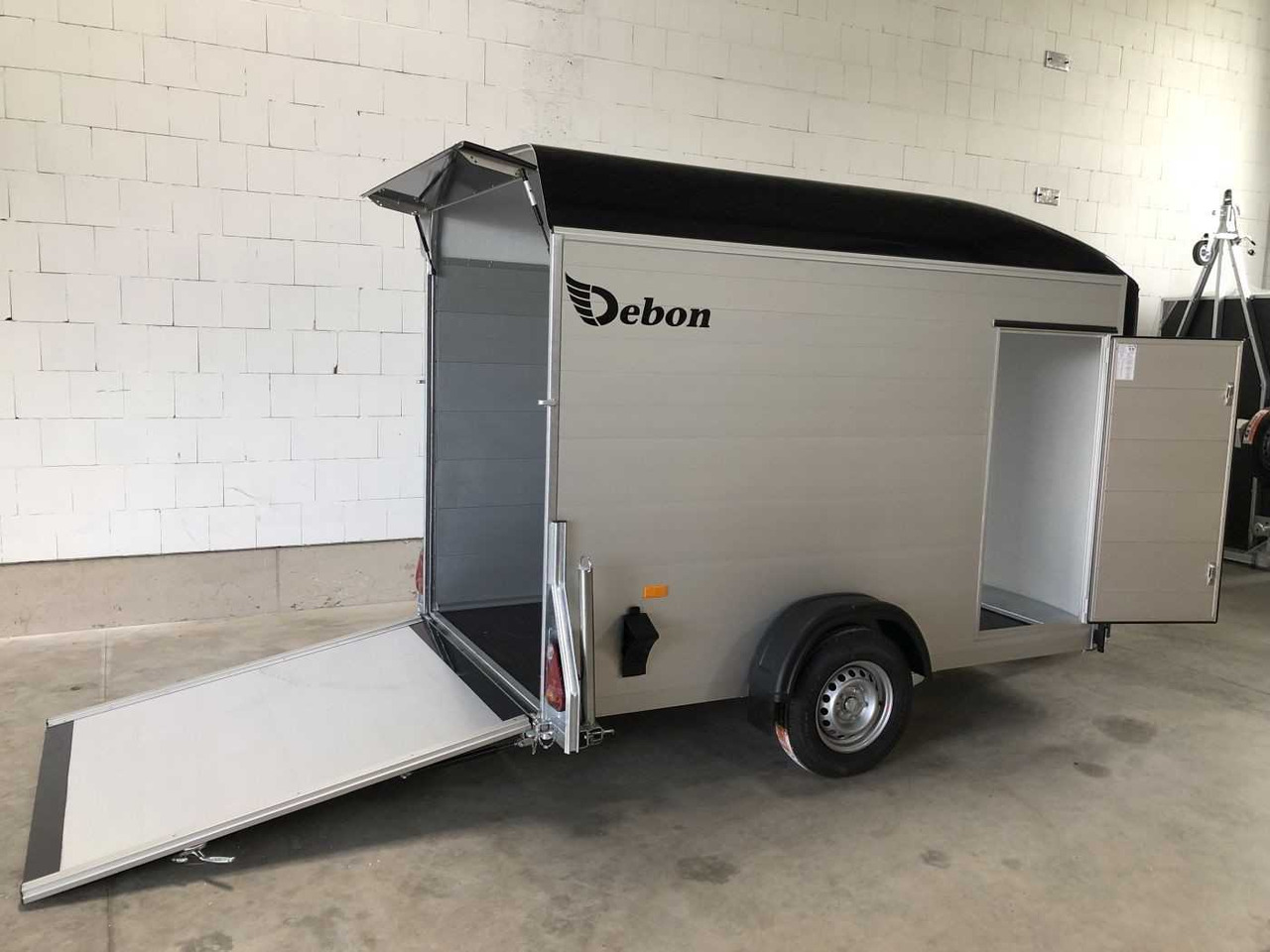 CHEVAL LIBERTE DEBON C300 Roadster Kofferanhänger - Trailer sepeda motor: gambar 5 CHEVAL LIBERTE DEBON C300 Roadster Kofferanhänger - Trailer sepeda motor: gambar 5